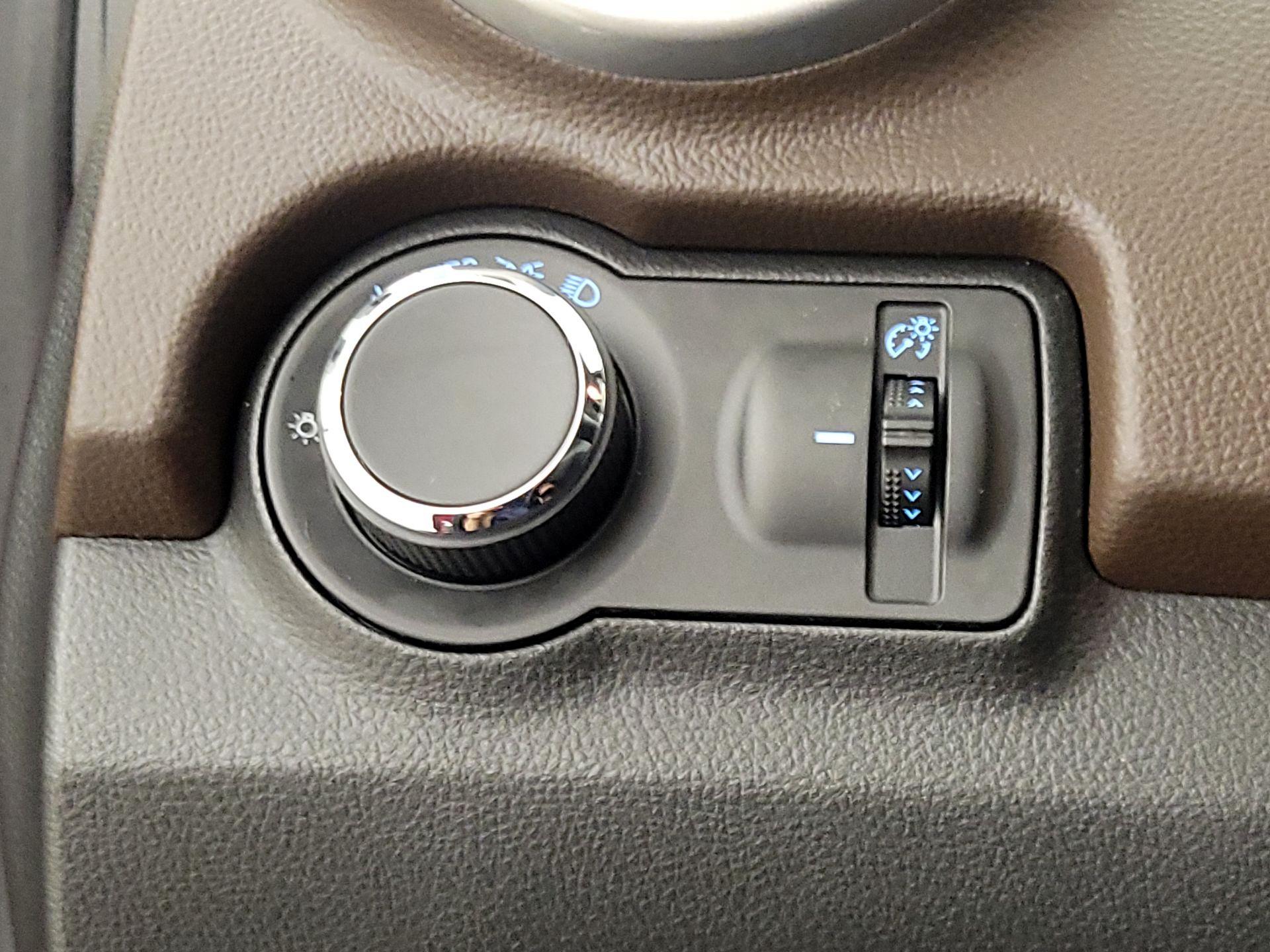 Thumbnail: 2015 Chevrolet Trax - 13