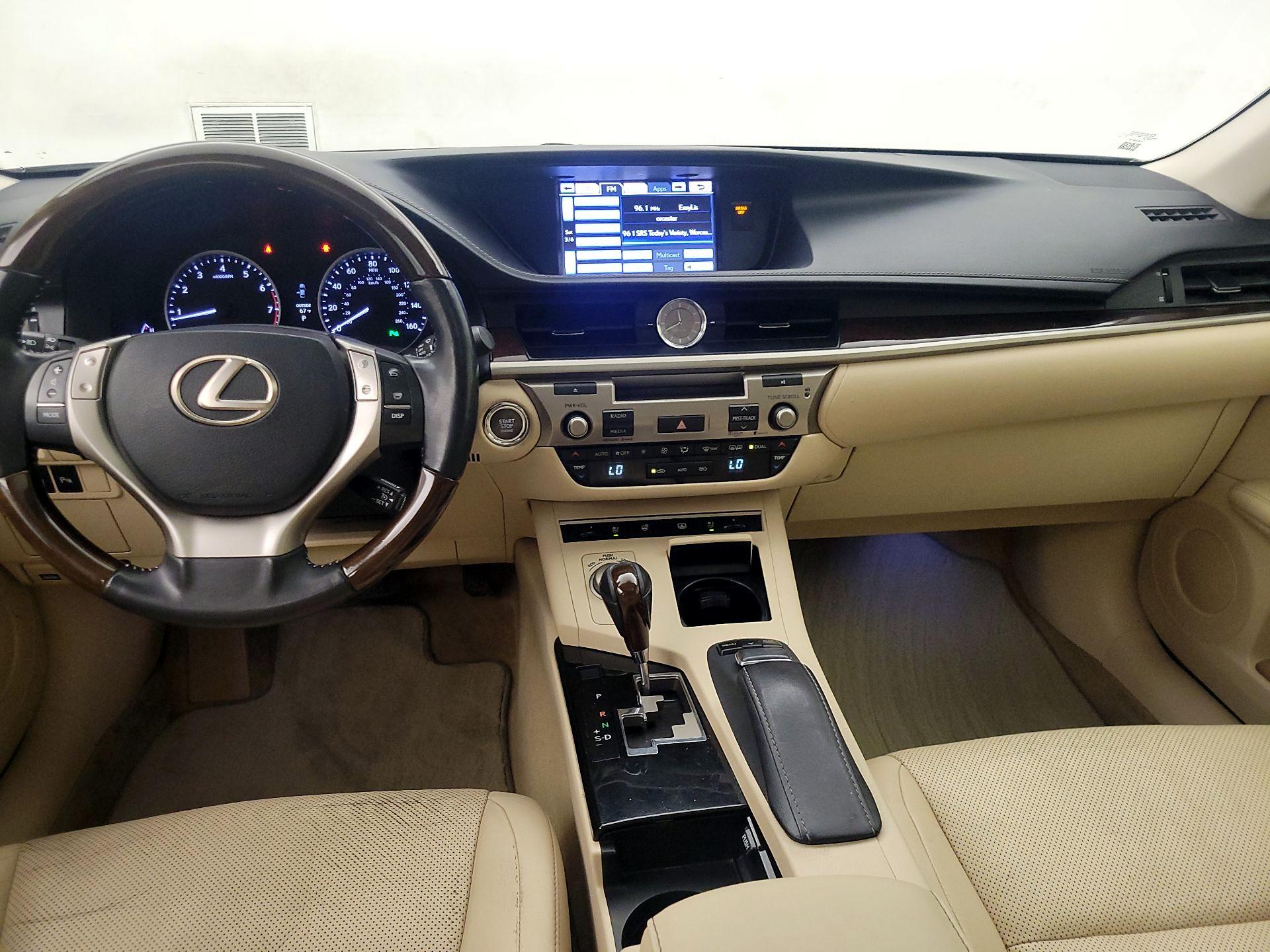 Thumbnail: 2013 Lexus ES - 9