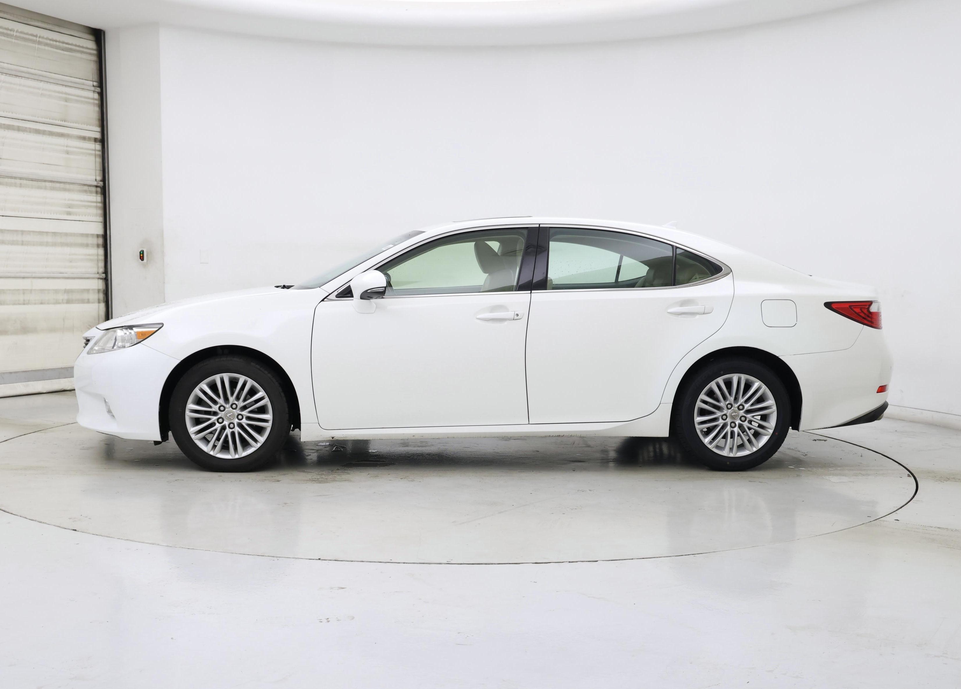 Thumbnail: 2013 Lexus ES - 3
