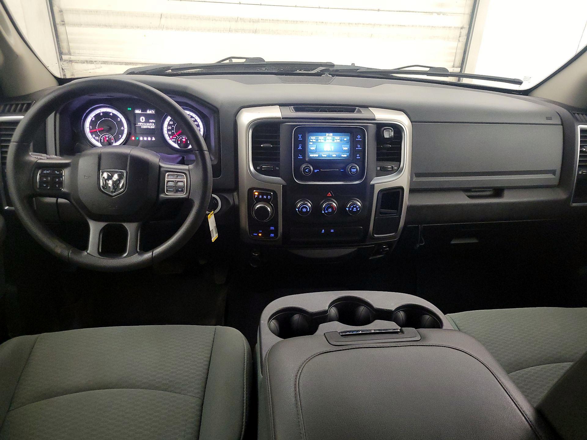 Thumbnail: 2020 RAM 1500 Classic - 9