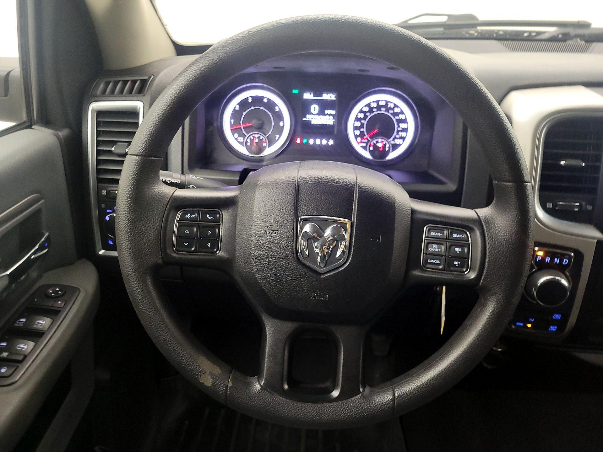 Thumbnail: 2020 RAM 1500 Classic - 10