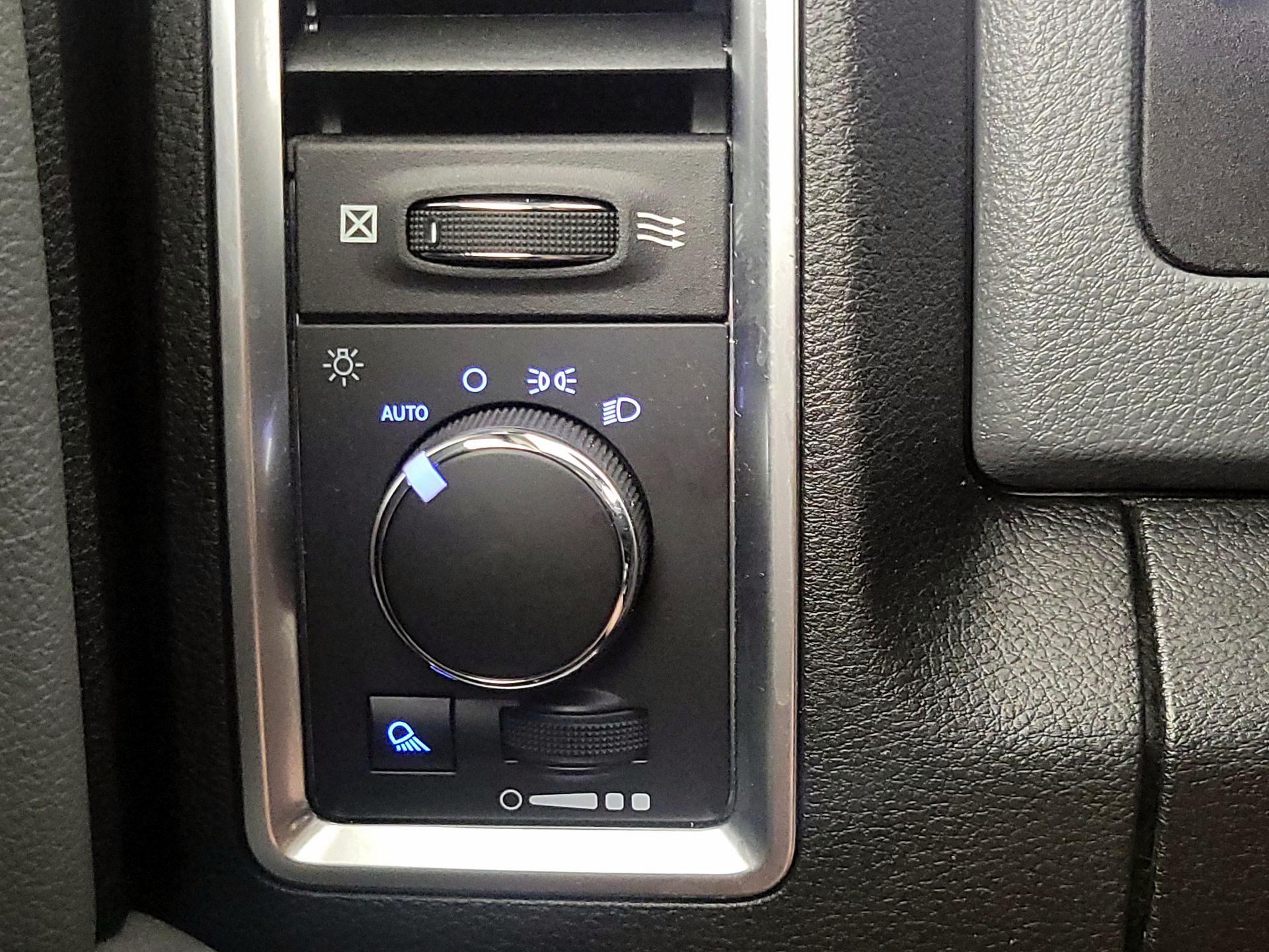 Thumbnail: 2020 RAM 1500 Classic - 13