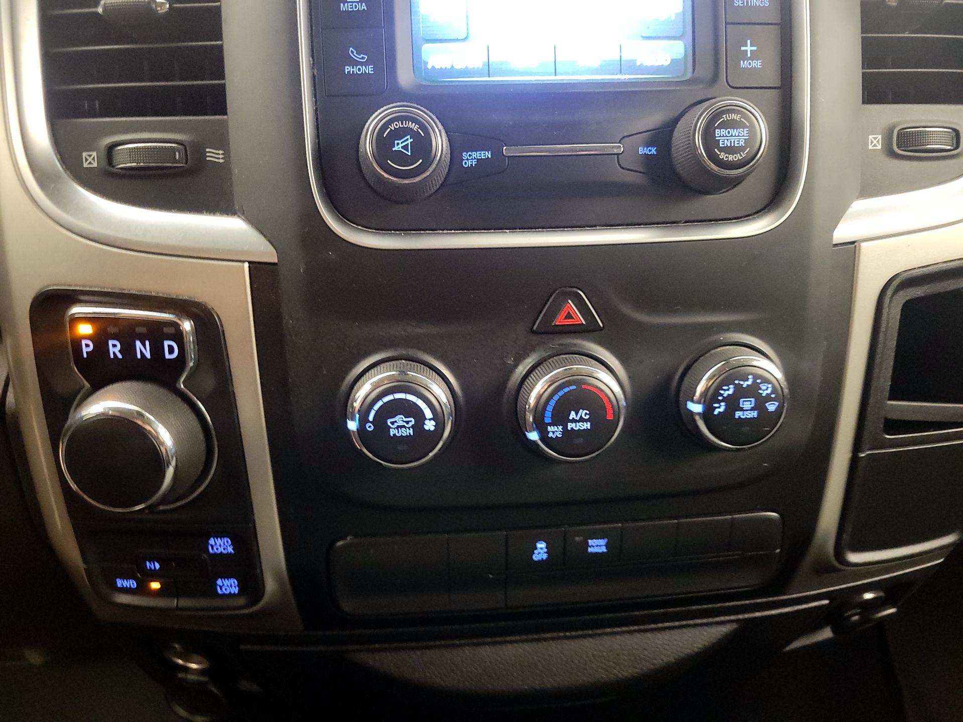 Thumbnail: 2020 RAM 1500 Classic - 16