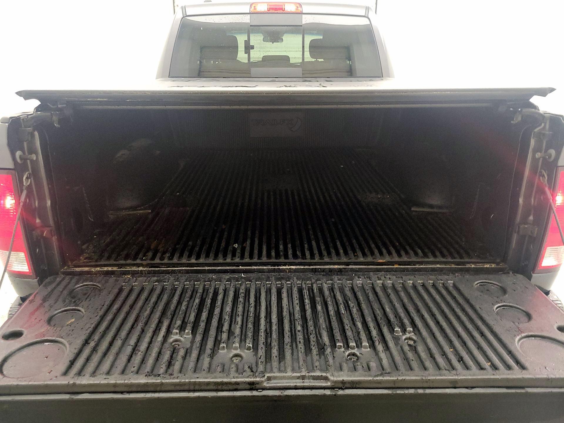 Thumbnail: 2020 RAM 1500 Classic - 20