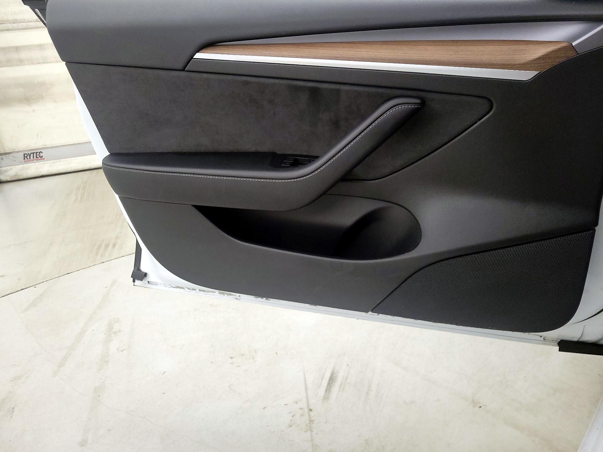 Thumbnail: 2022 Tesla Model 3 - 12
