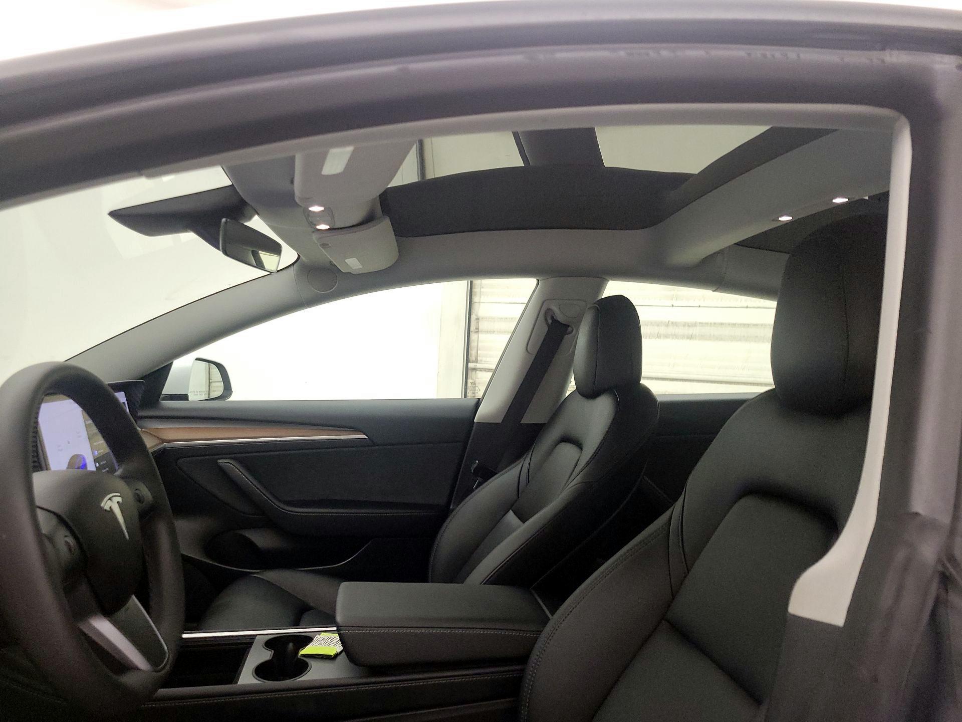 Thumbnail: 2022 Tesla Model 3 - 17