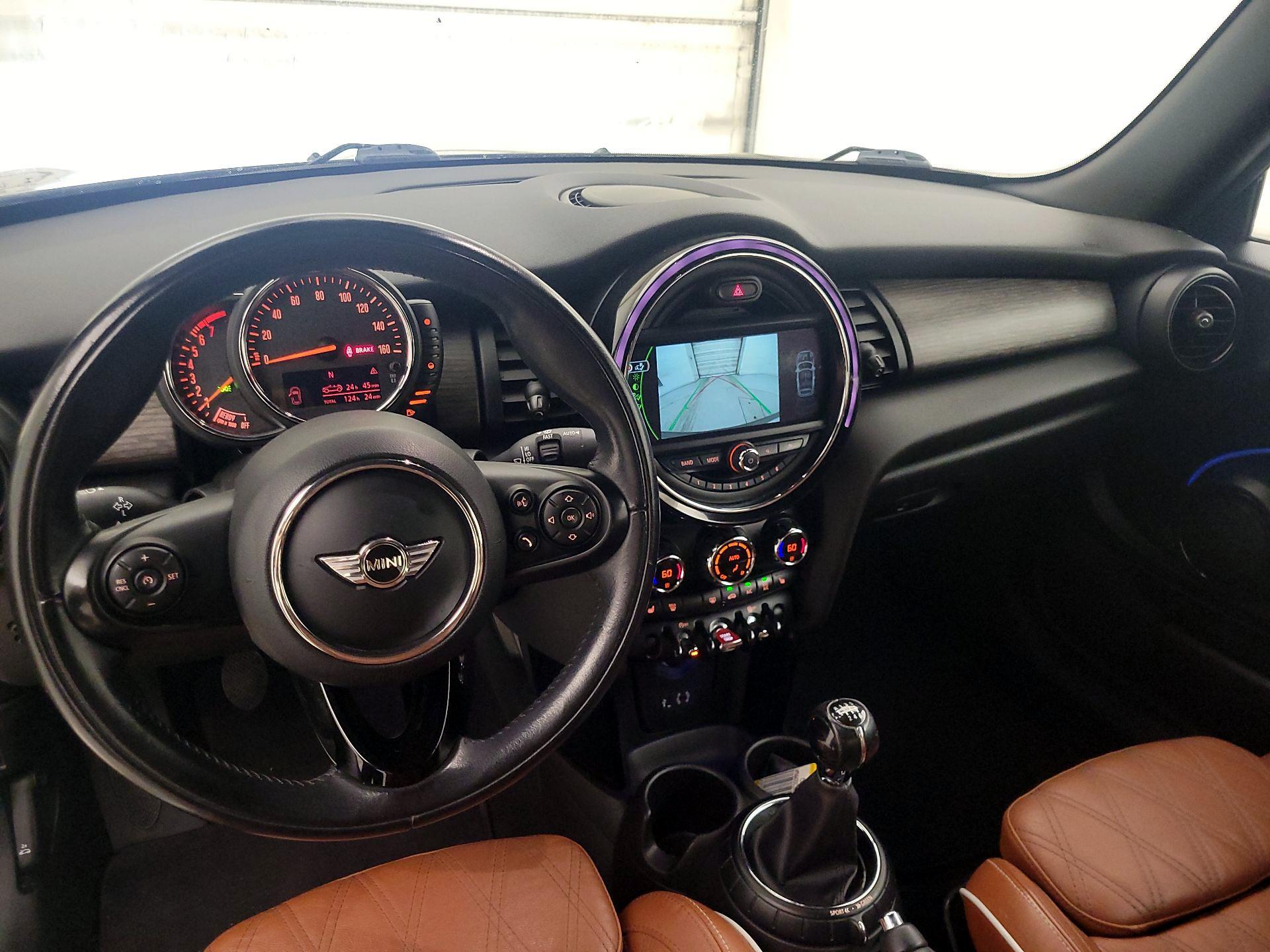 Thumbnail: 2017 MINI Cooper - 9