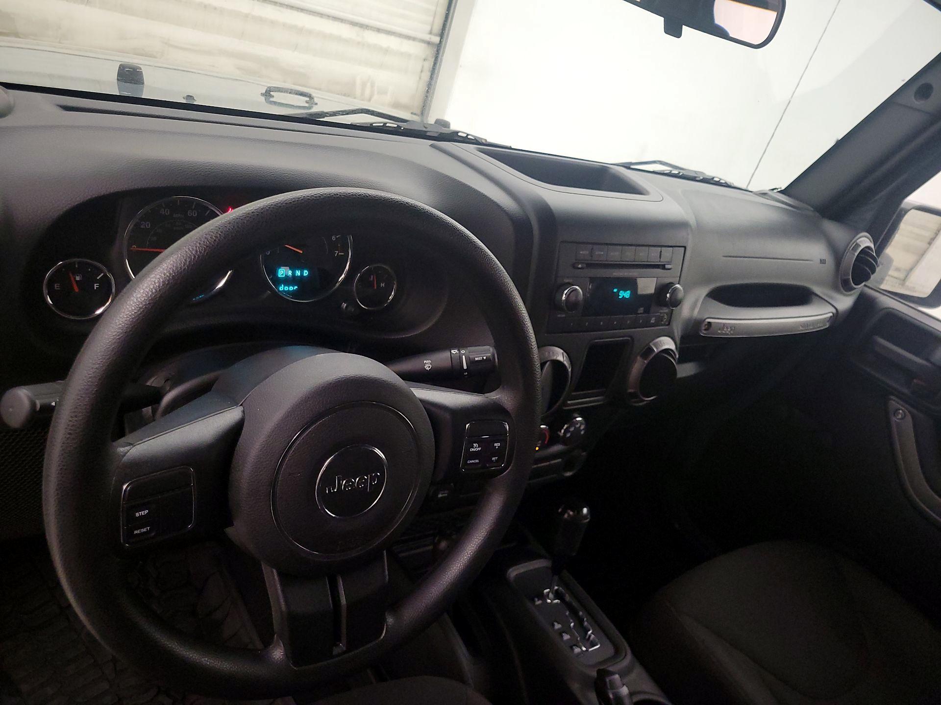 Thumbnail: 2015 Jeep Wrangler - 9