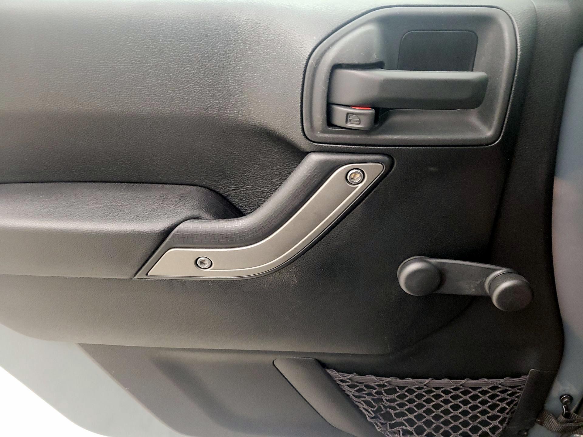 Thumbnail: 2015 Jeep Wrangler - 12