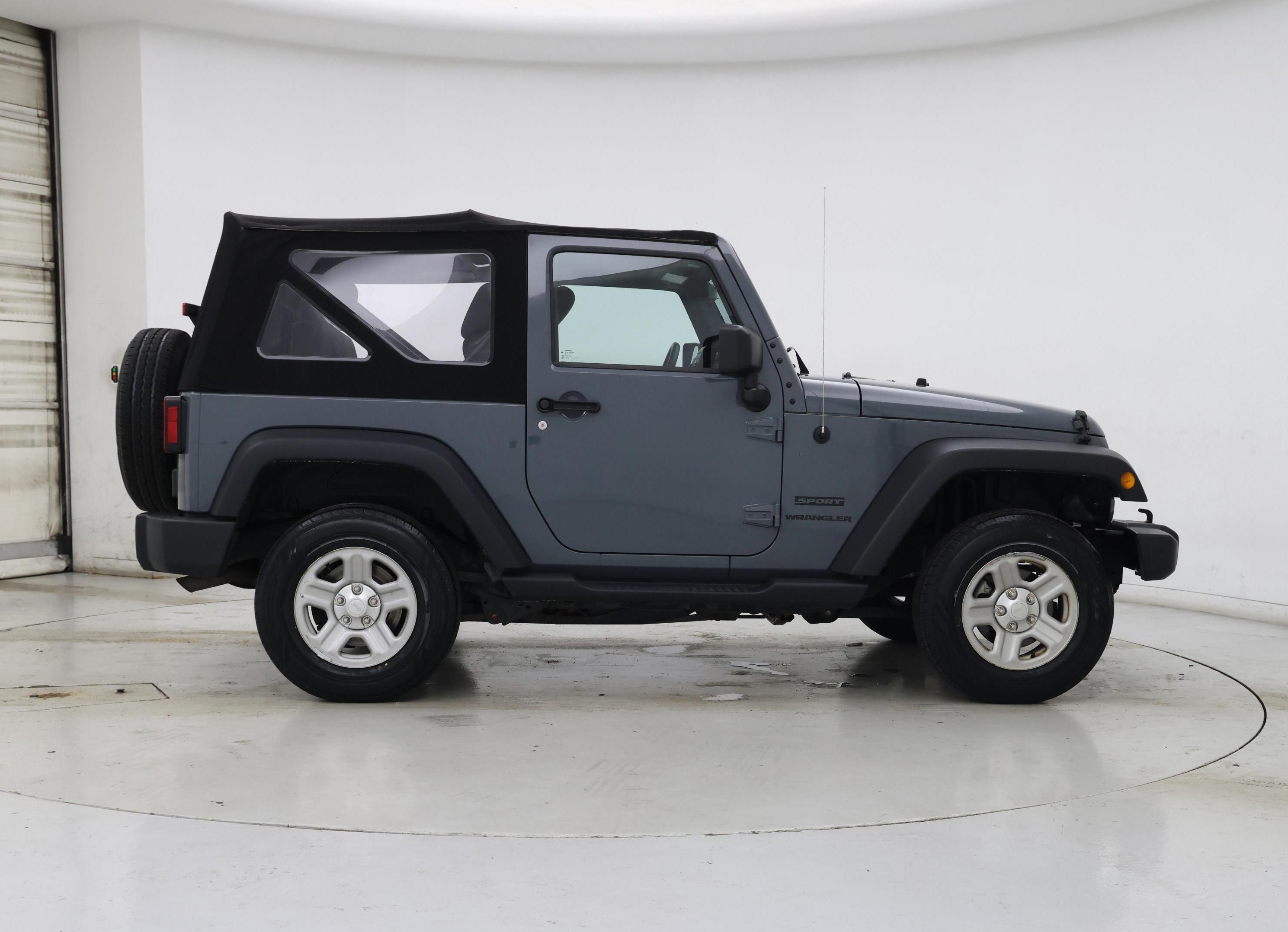 Thumbnail: 2015 Jeep Wrangler - 7