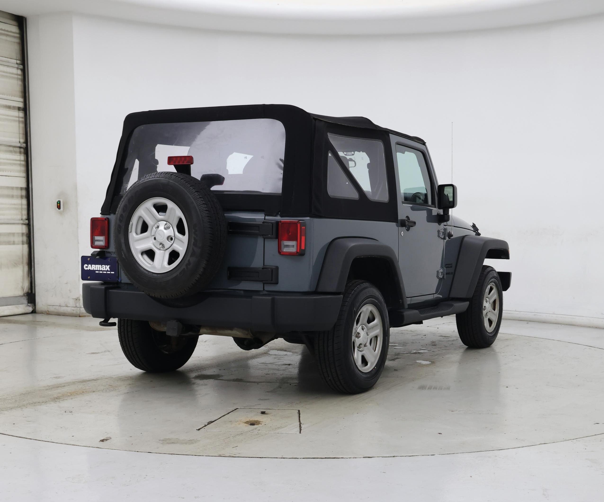 Thumbnail: 2015 Jeep Wrangler - 8