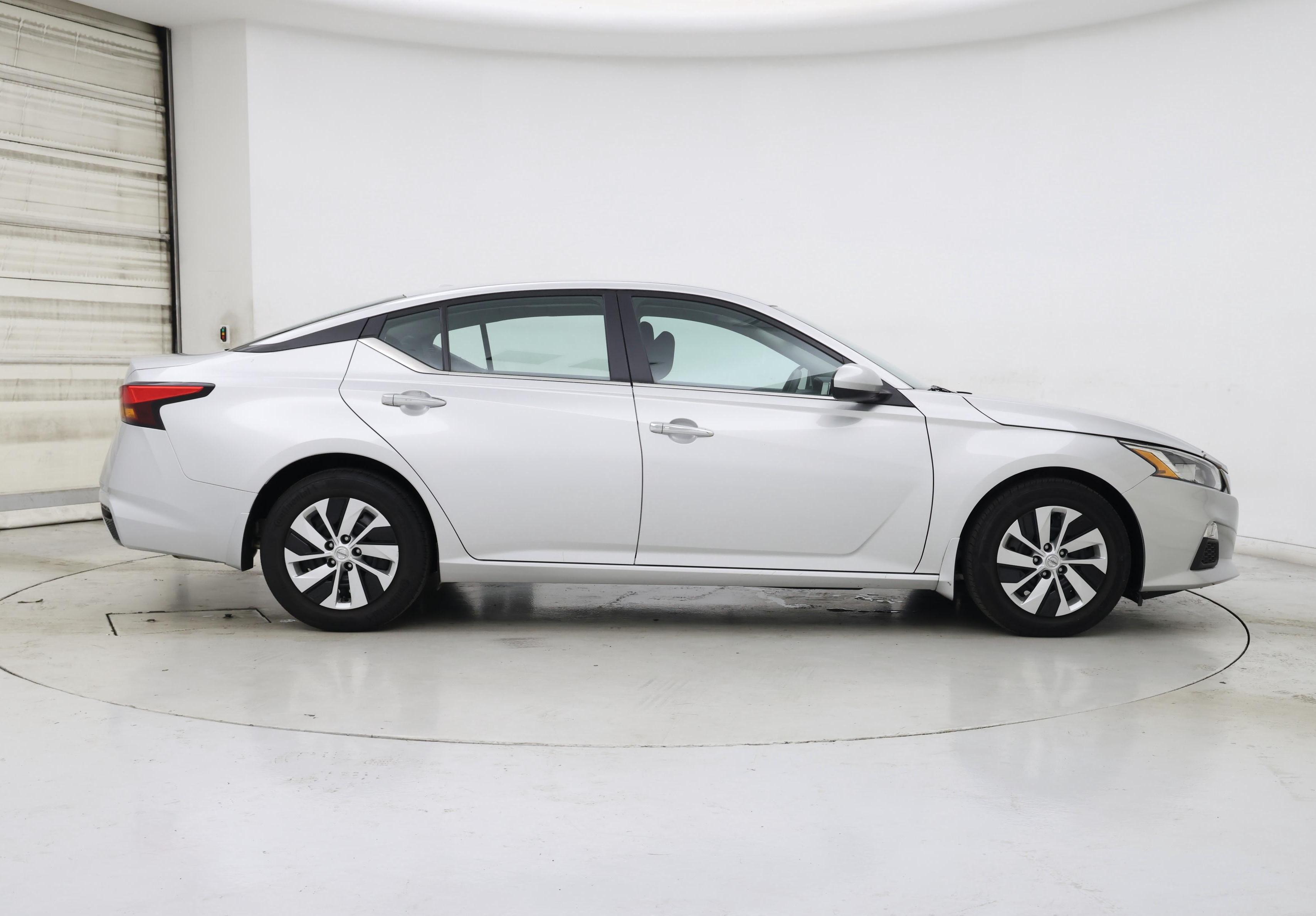 Thumbnail: 2020 Nissan Altima - 7