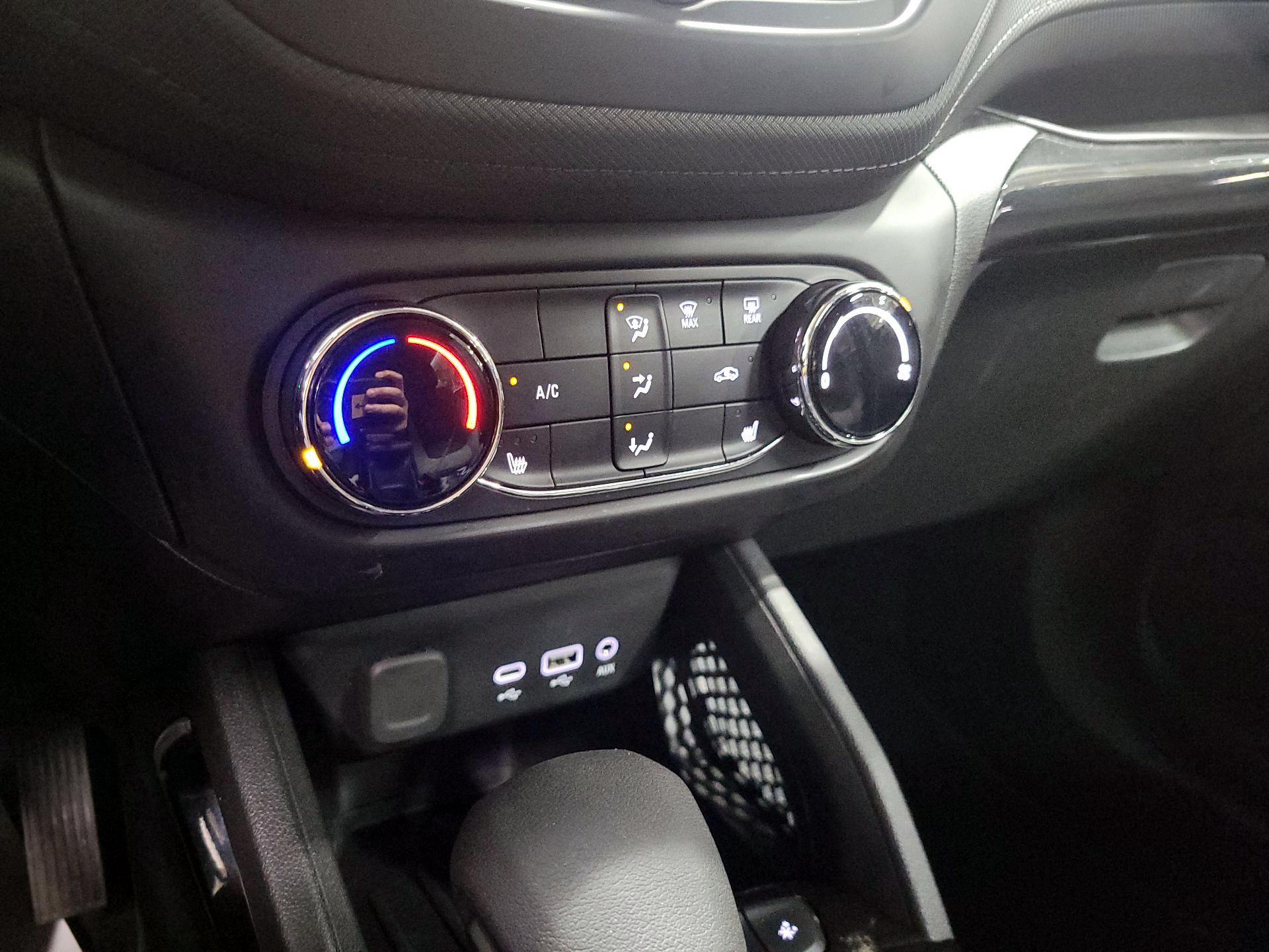 Thumbnail: 2023 Chevrolet TrailBlazer - 16