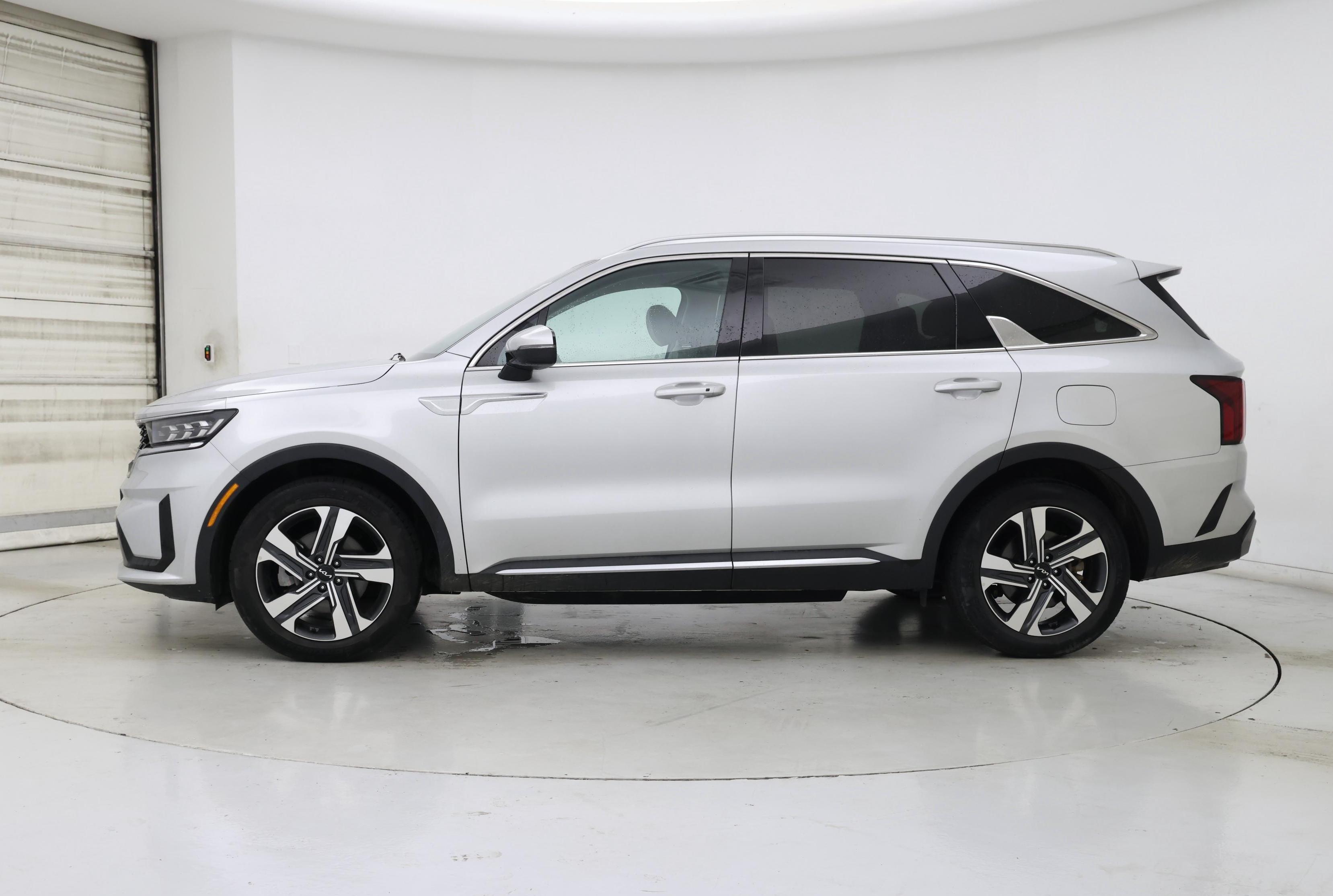 Thumbnail: 2022 Kia Sorento - 3