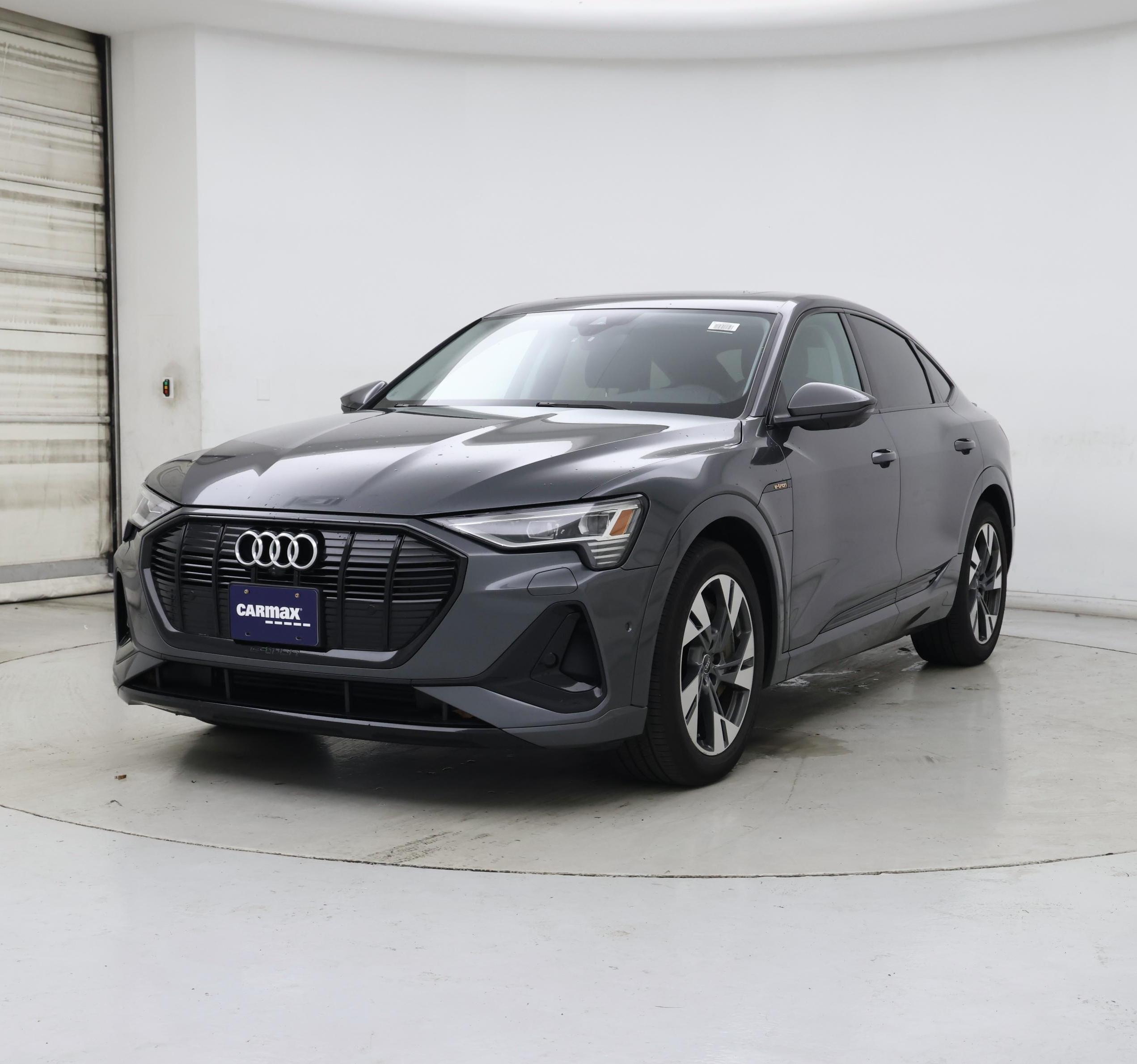 Thumbnail: 2022 Audi e-tron S - 4