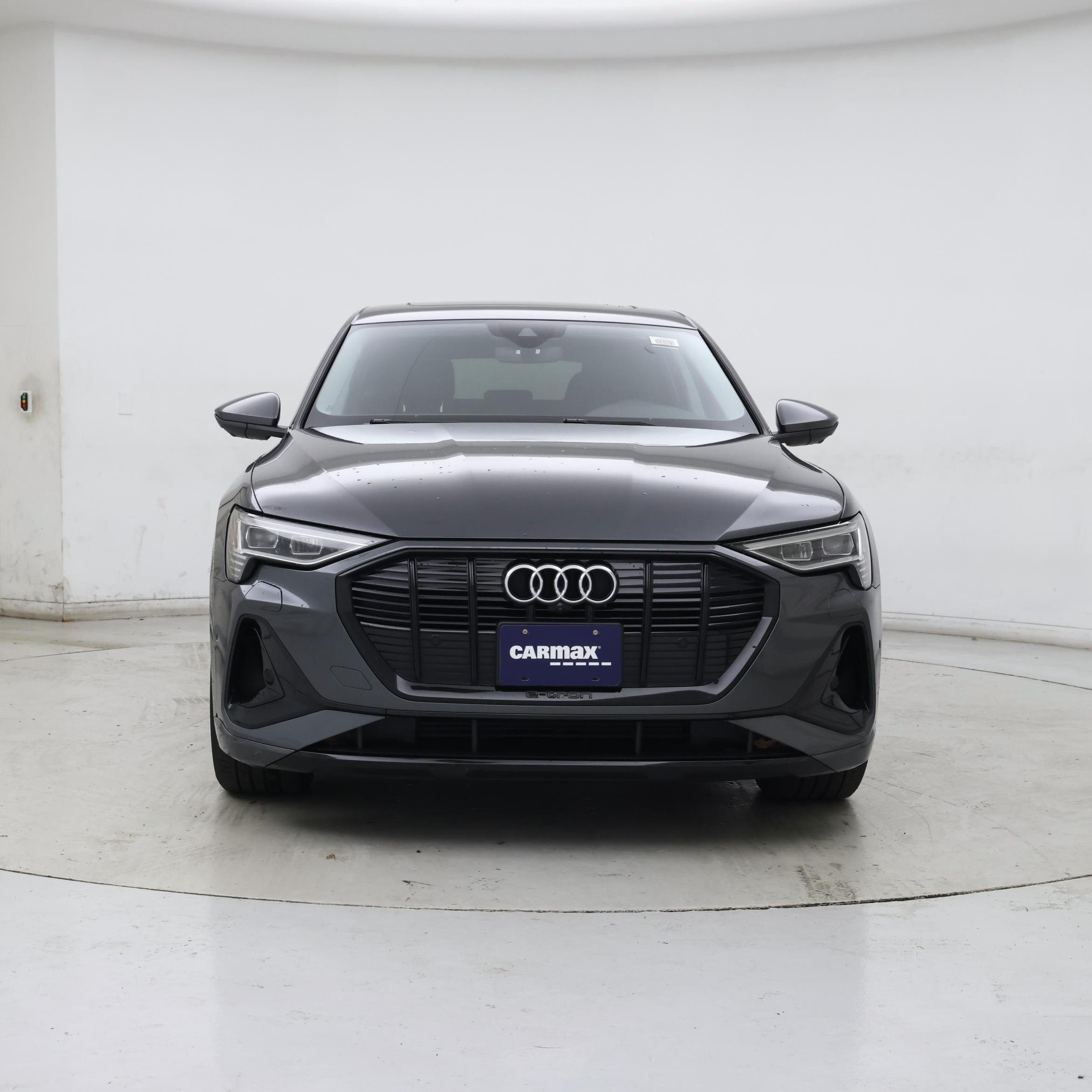 Thumbnail: 2022 Audi e-tron S - 5