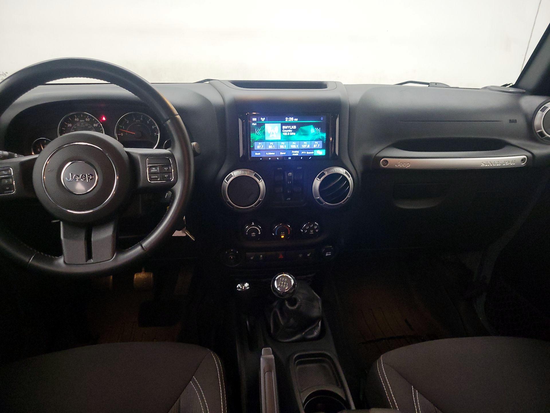 Thumbnail: 2015 Jeep Wrangler - 9
