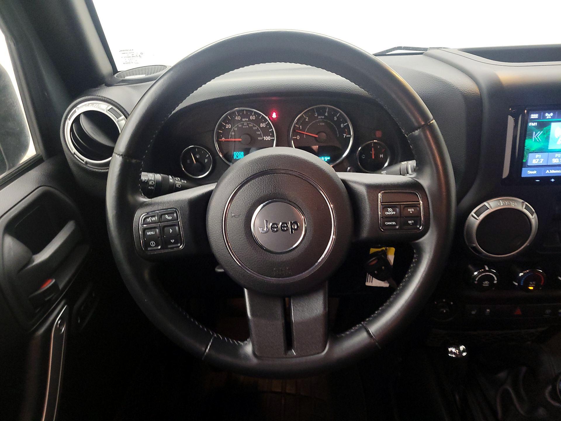 Thumbnail: 2015 Jeep Wrangler - 10