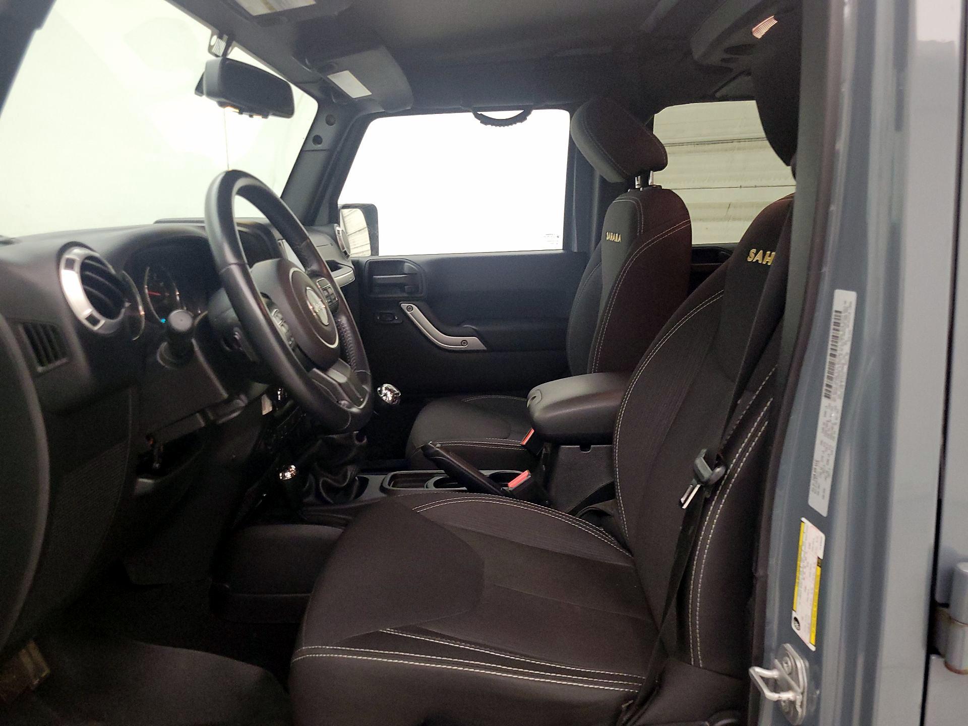 Thumbnail: 2015 Jeep Wrangler - 11