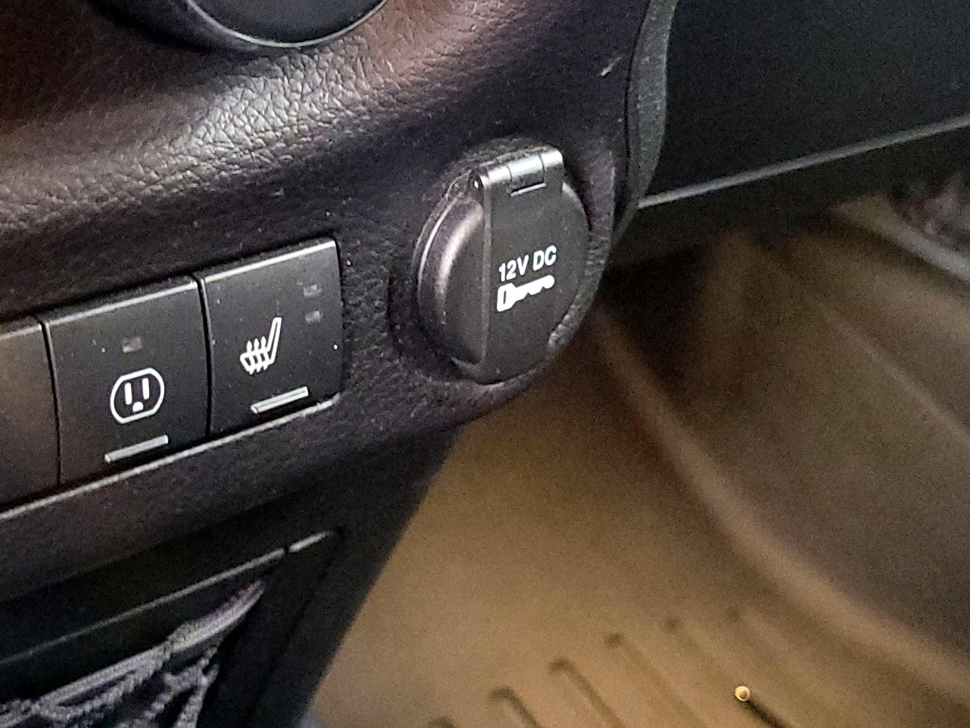 Thumbnail: 2015 Jeep Wrangler - 16