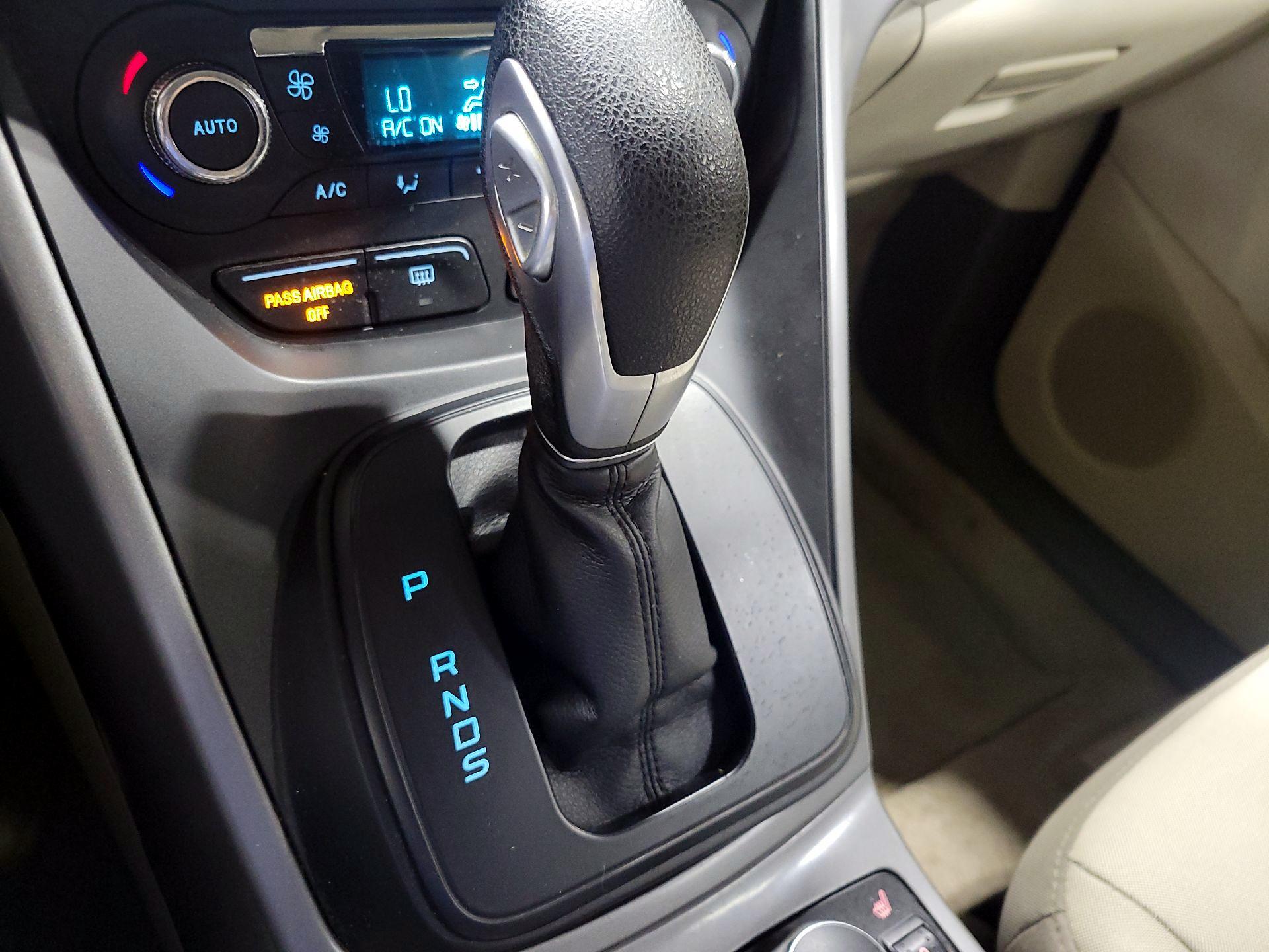 Thumbnail: 2016 Ford Escape - 17
