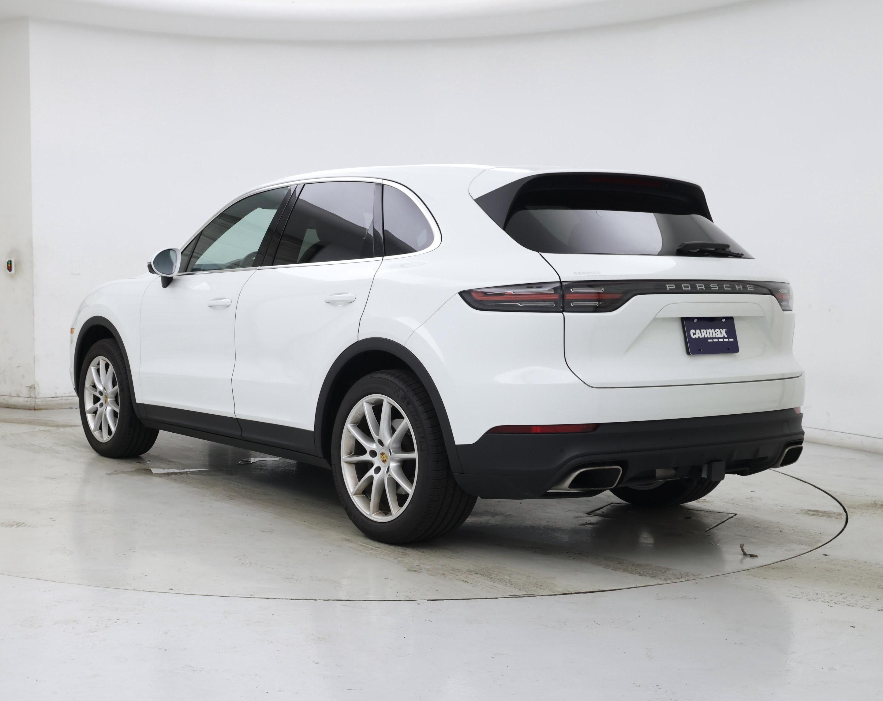 Thumbnail: 2021 Porsche Cayenne - 2