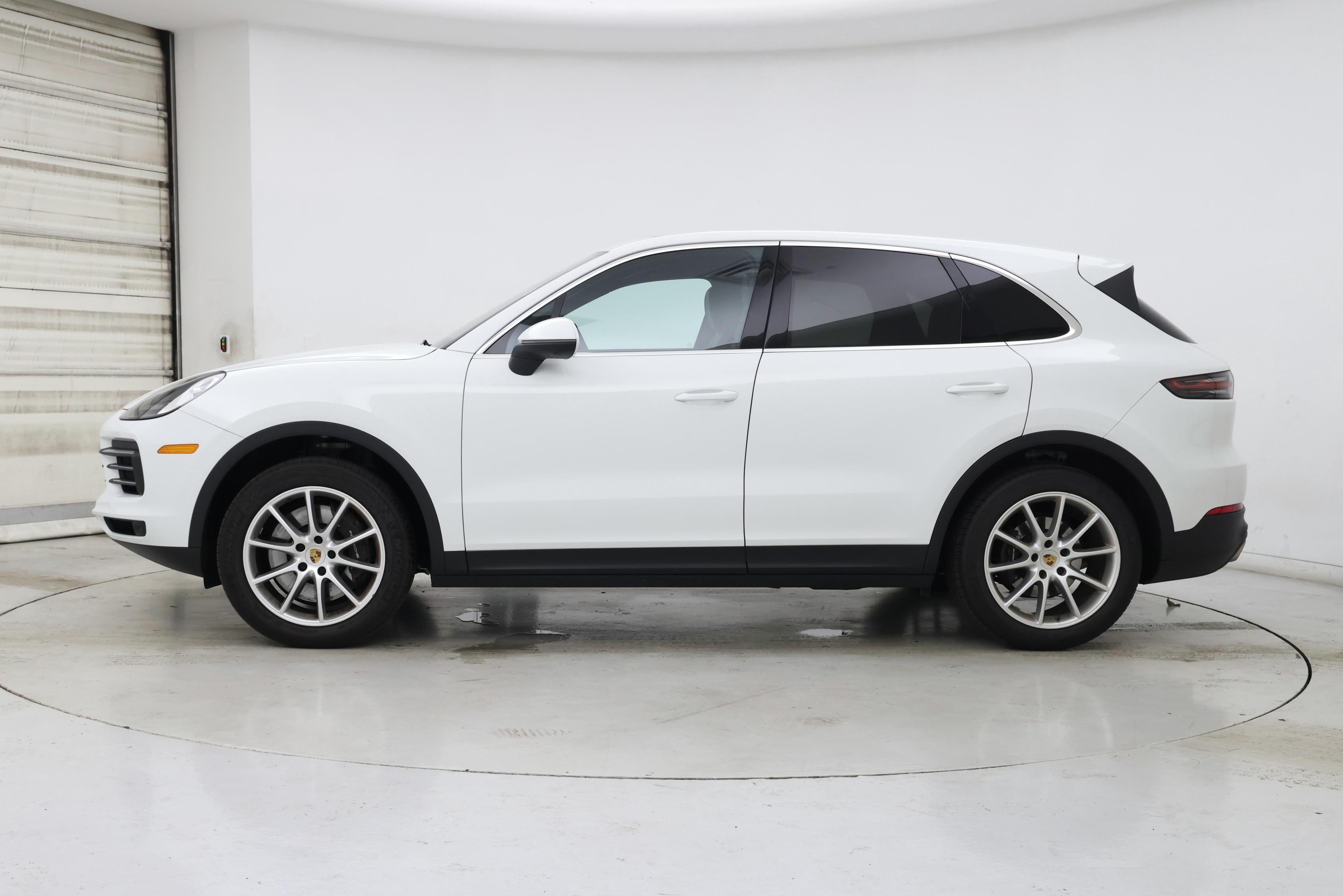 Thumbnail: 2021 Porsche Cayenne - 3