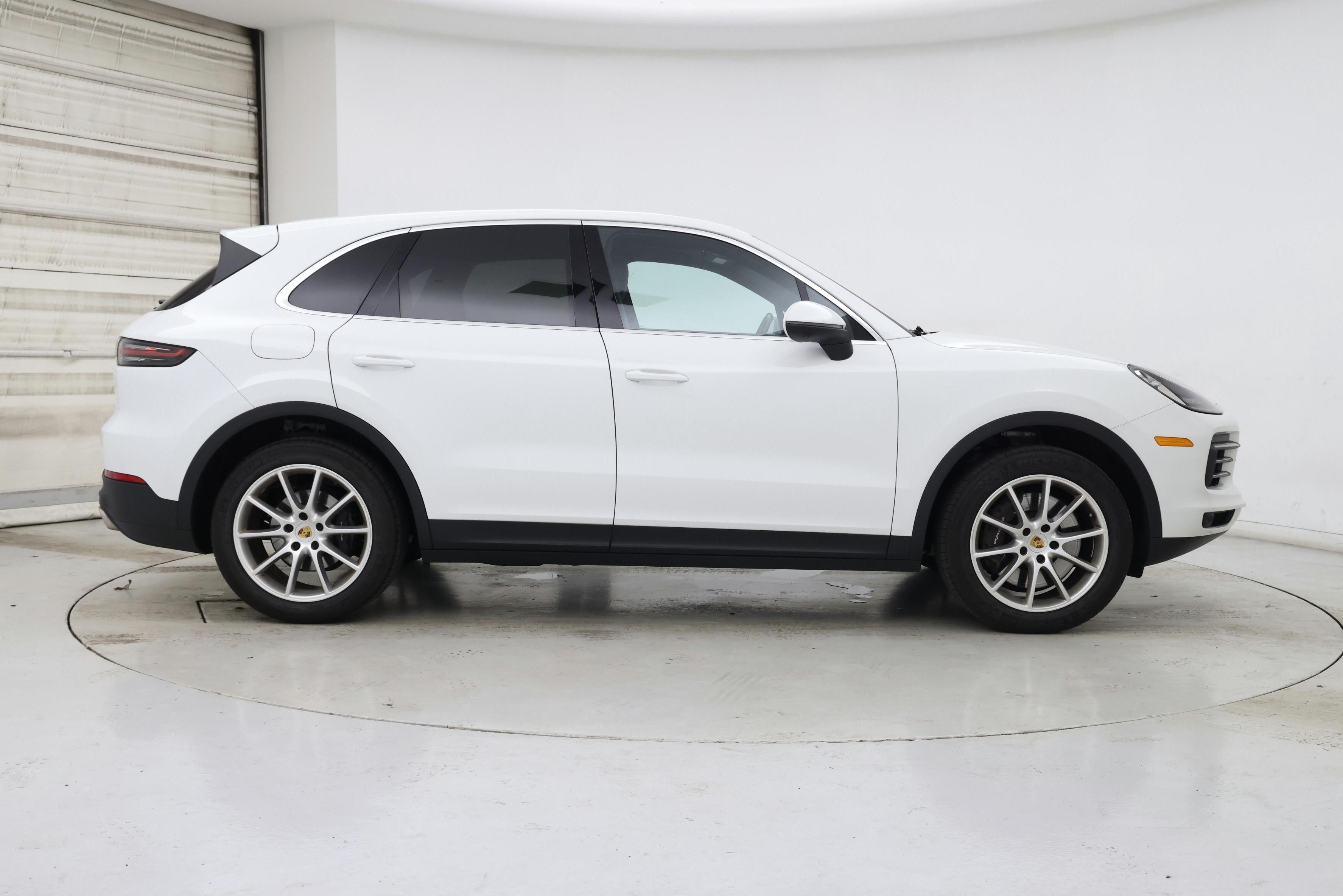 Thumbnail: 2021 Porsche Cayenne - 7