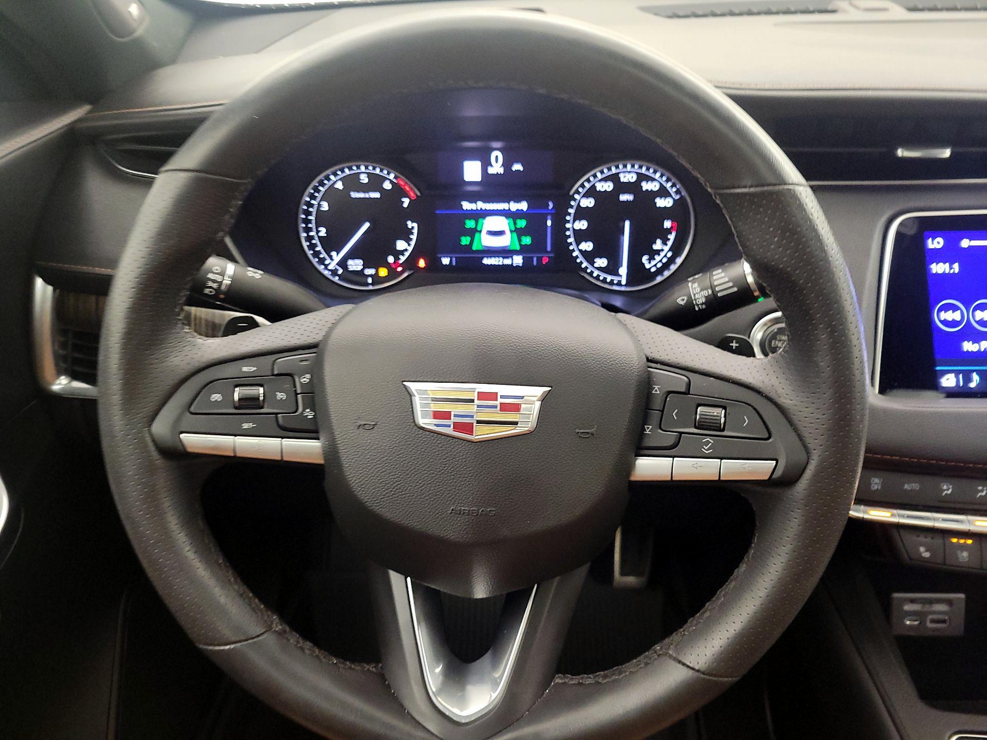 Thumbnail: 2022 Cadillac XT4 - 10