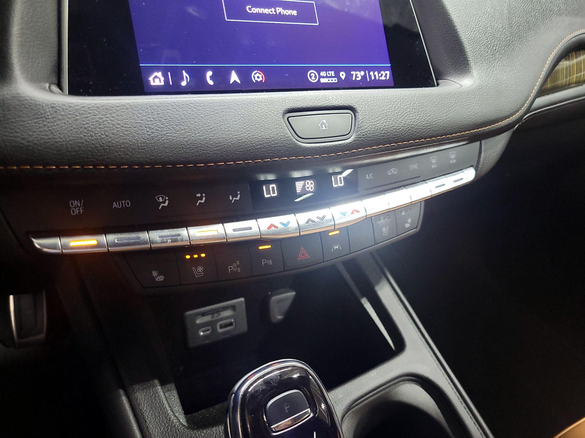 Thumbnail: 2022 Cadillac XT4 - 16