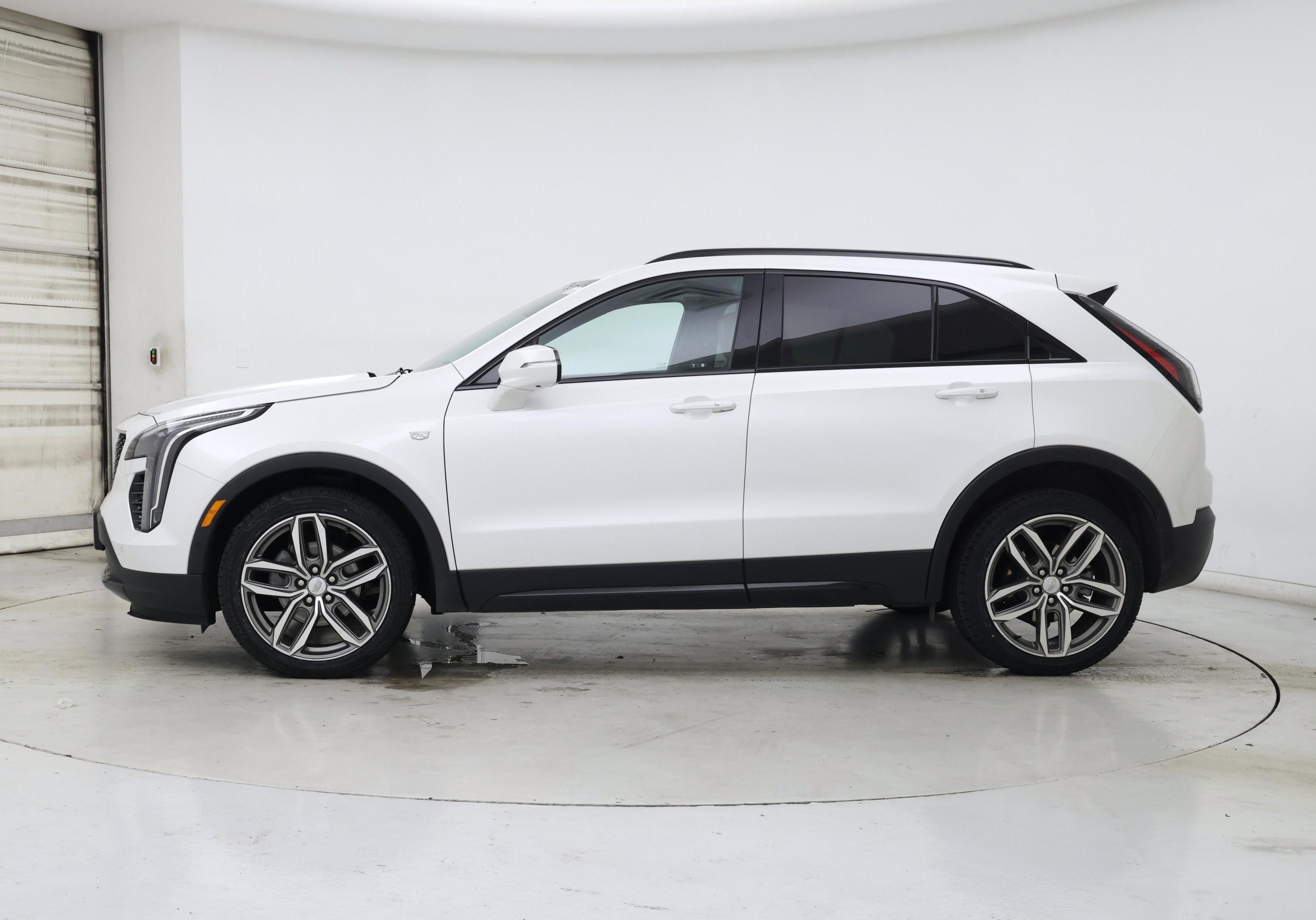 Thumbnail: 2022 Cadillac XT4 - 3