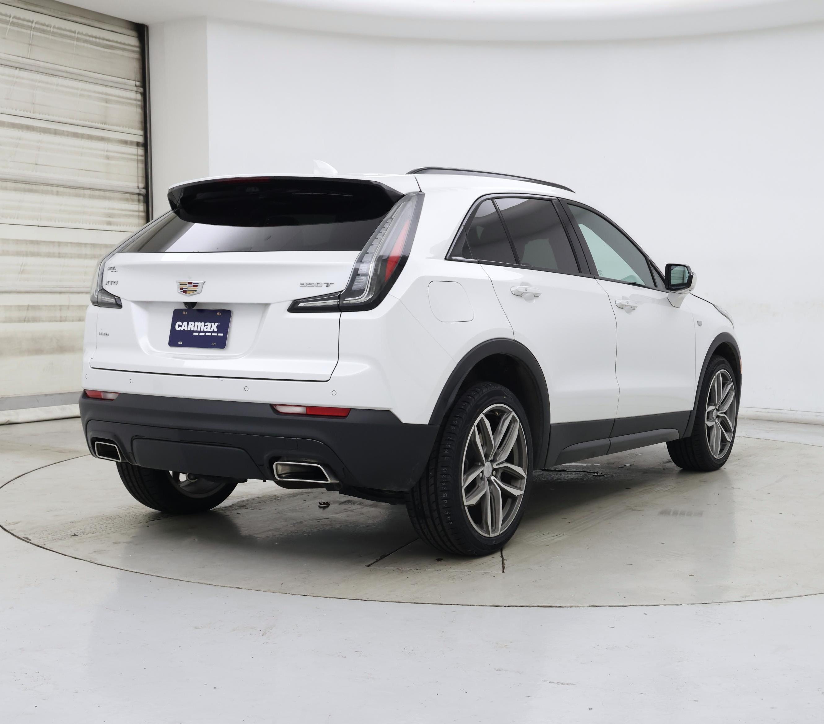 Thumbnail: 2022 Cadillac XT4 - 8