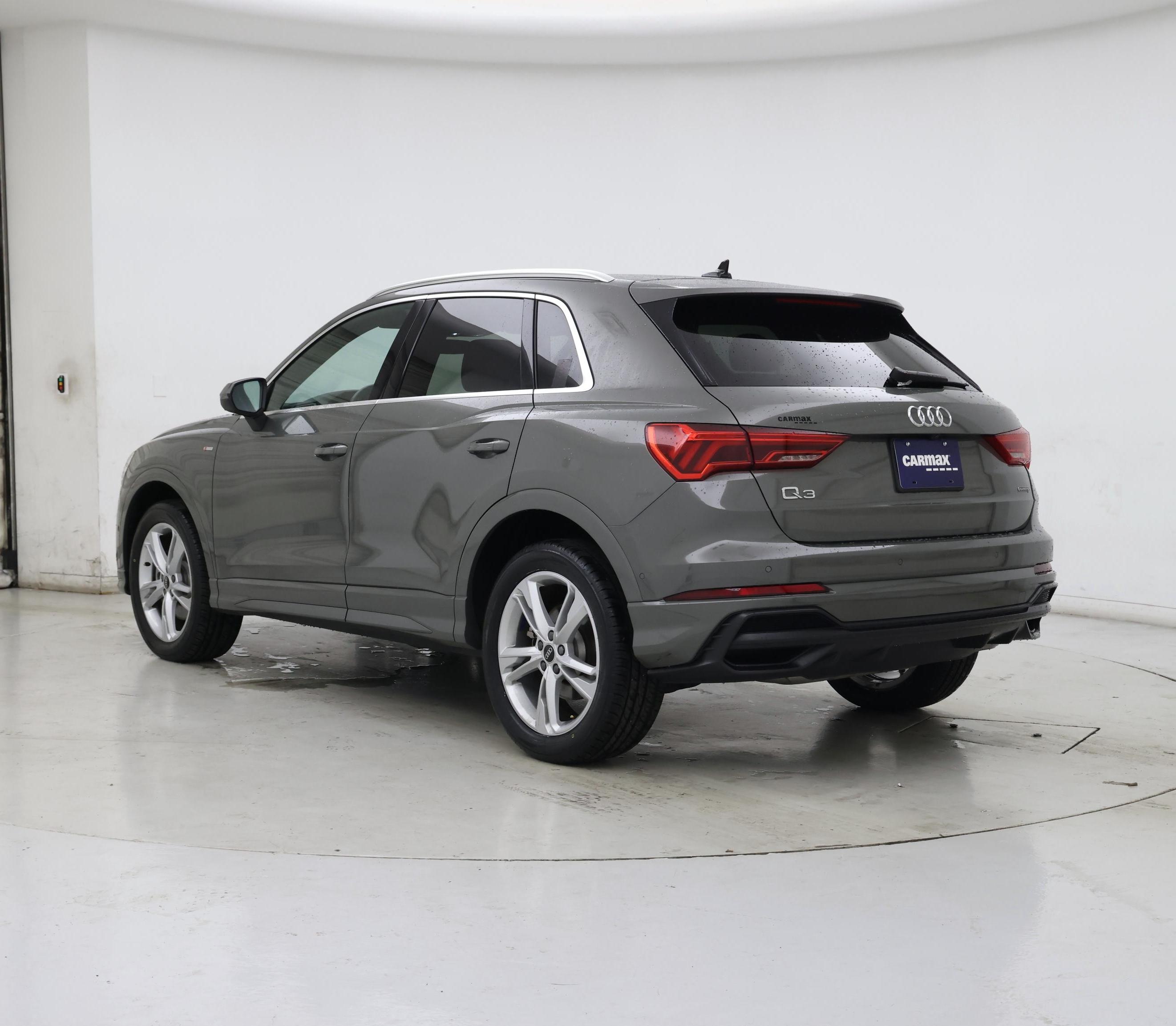 Thumbnail: 2021 Audi Q3 - 2