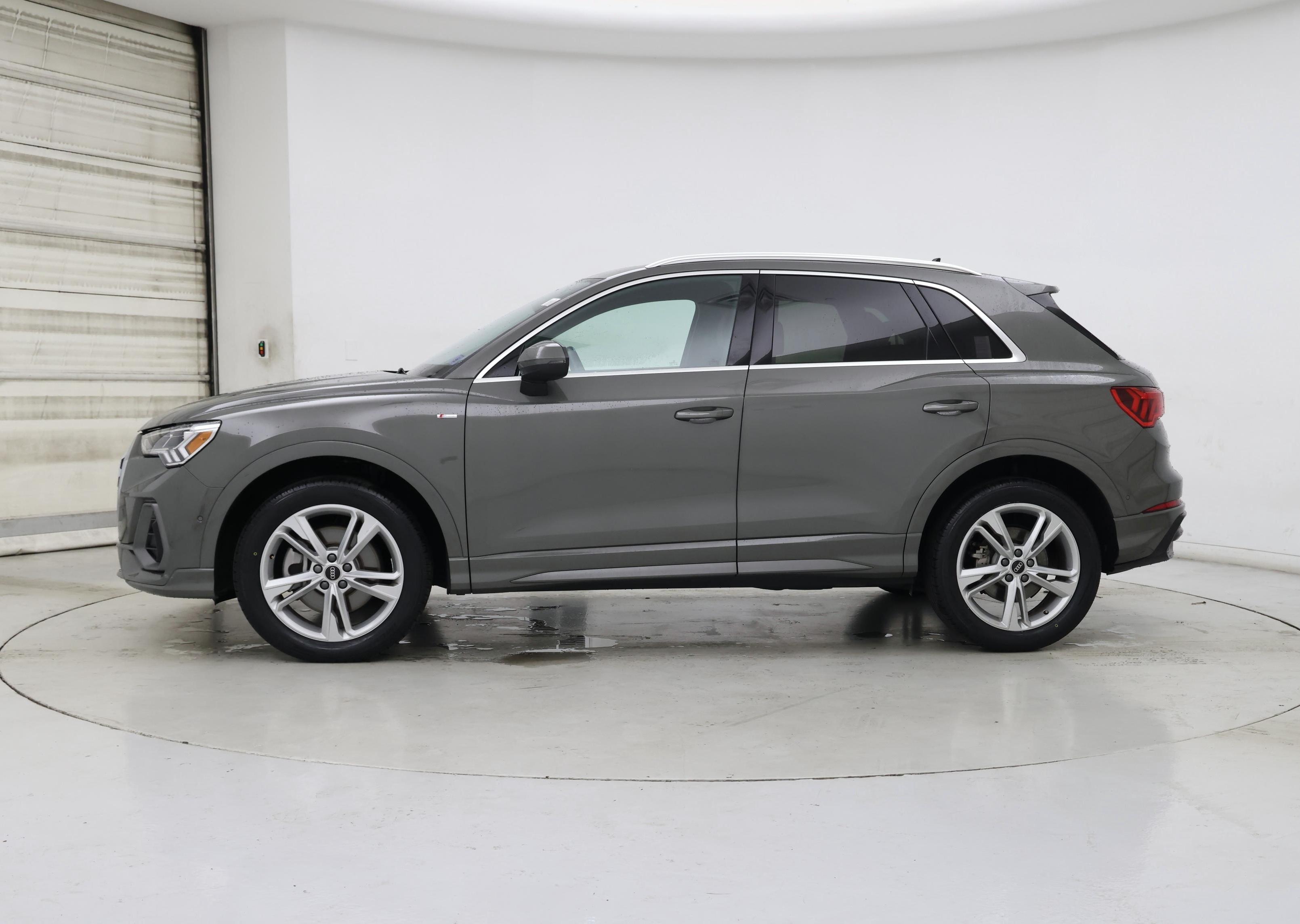 Thumbnail: 2021 Audi Q3 - 3