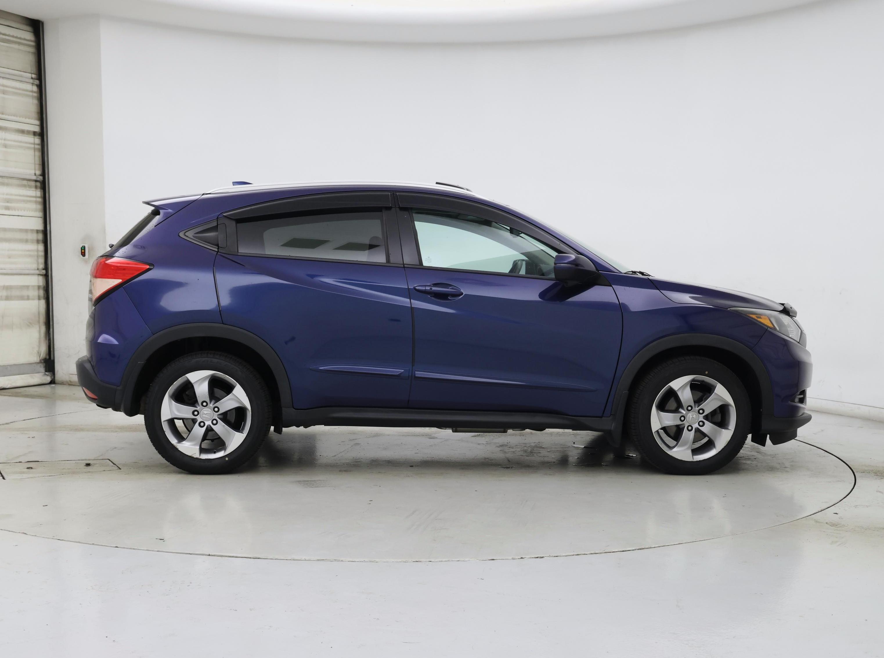 Thumbnail: 2017 Honda HR-V - 7