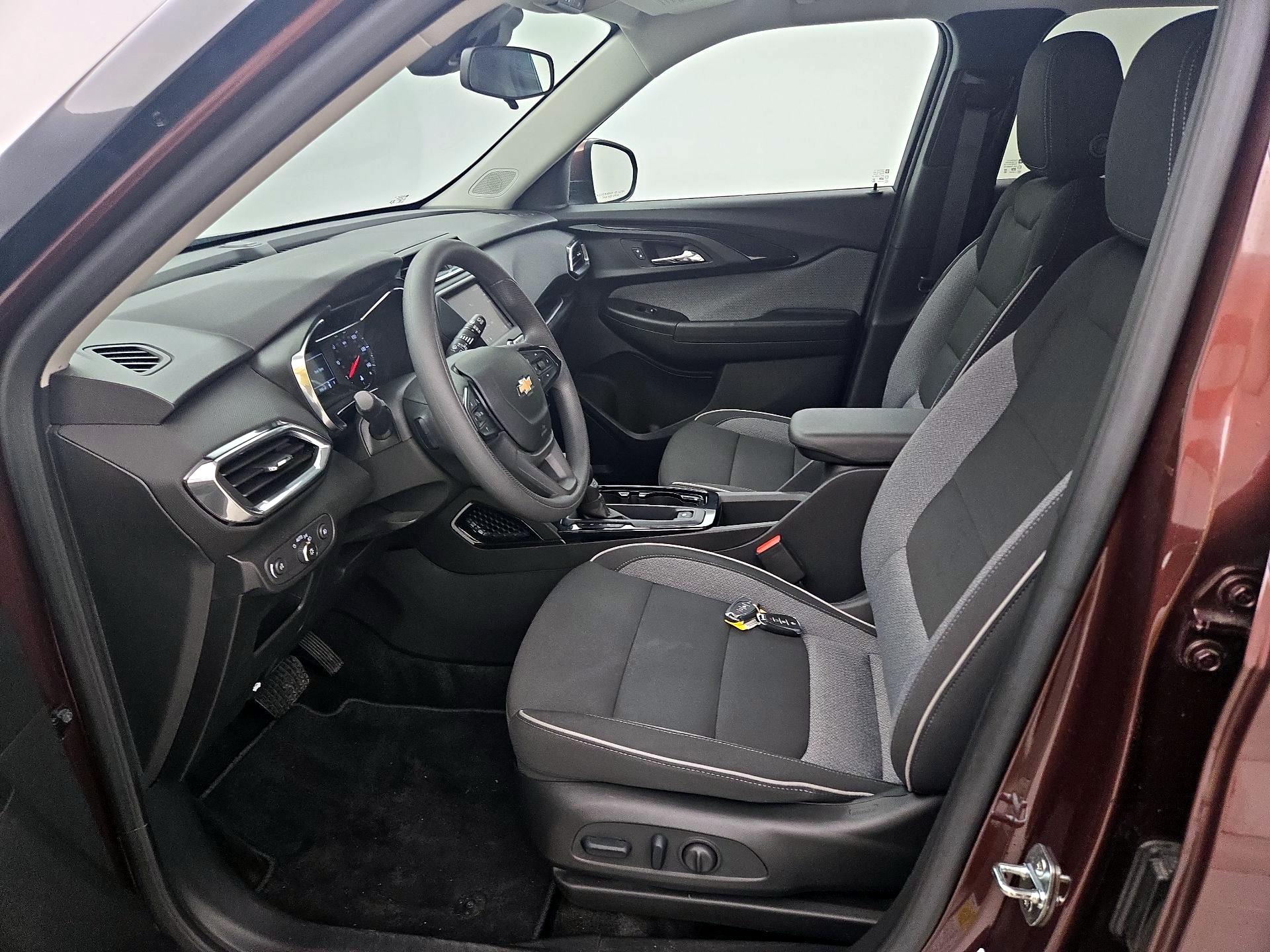 Thumbnail: 2023 Chevrolet TrailBlazer - 11
