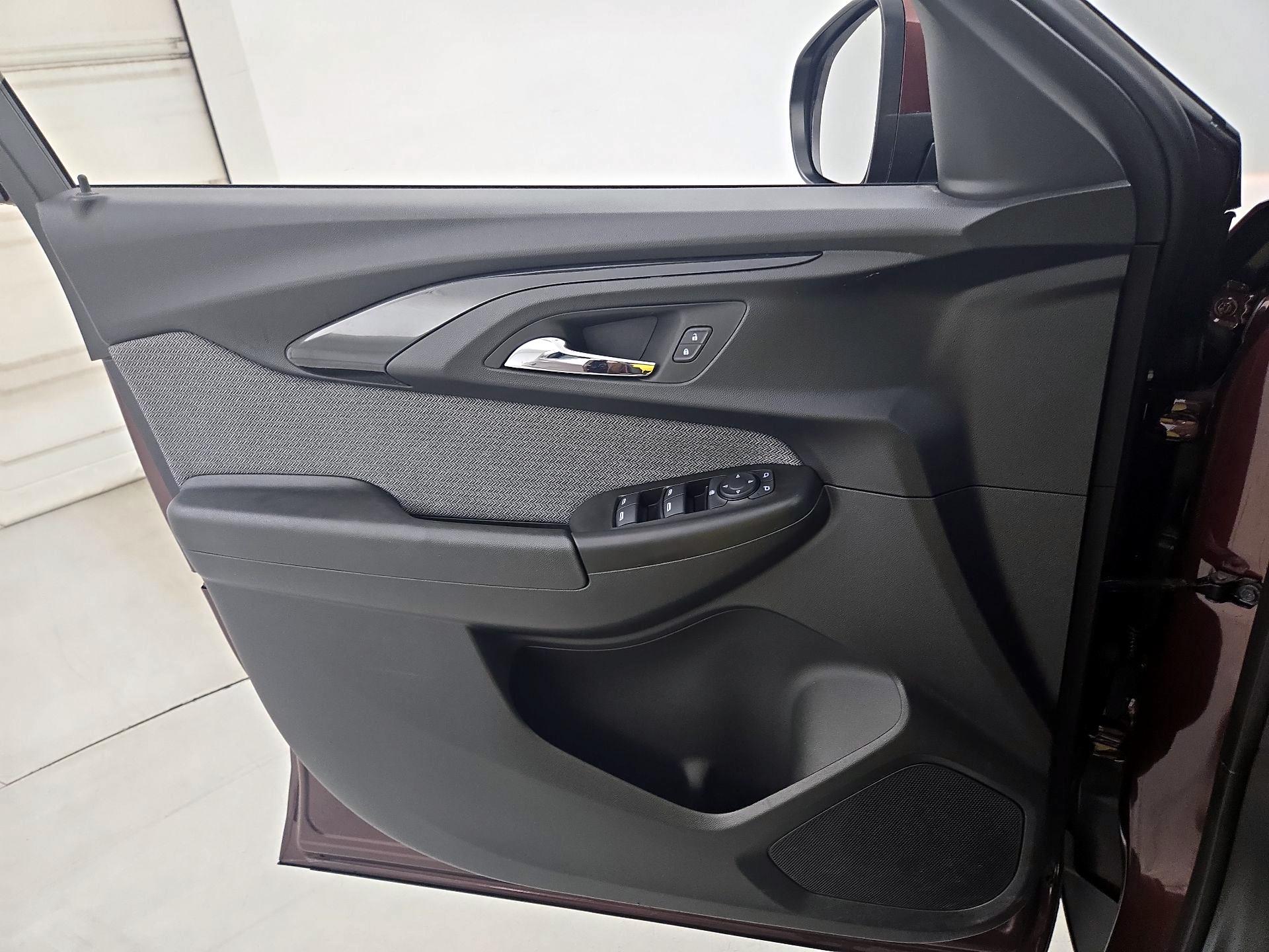 Thumbnail: 2023 Chevrolet TrailBlazer - 12