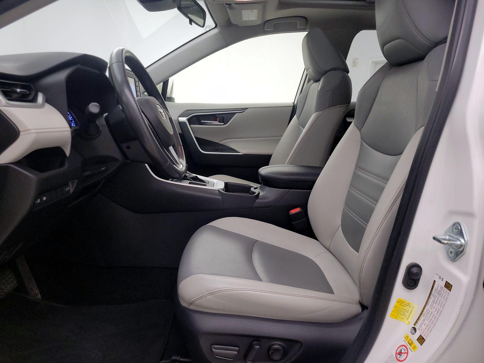 Thumbnail: 2019 Toyota RAV4 - 11