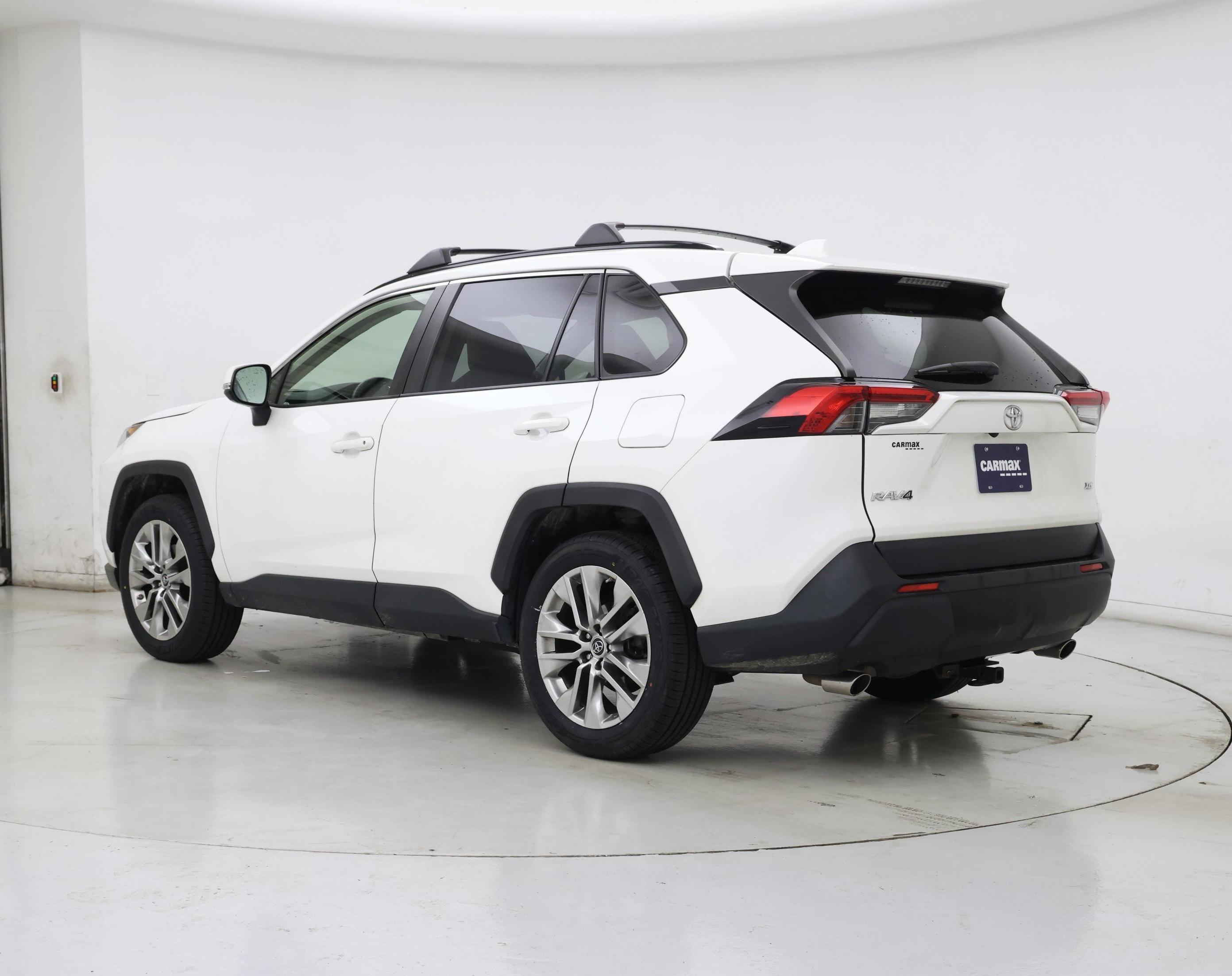 Thumbnail: 2019 Toyota RAV4 - 2