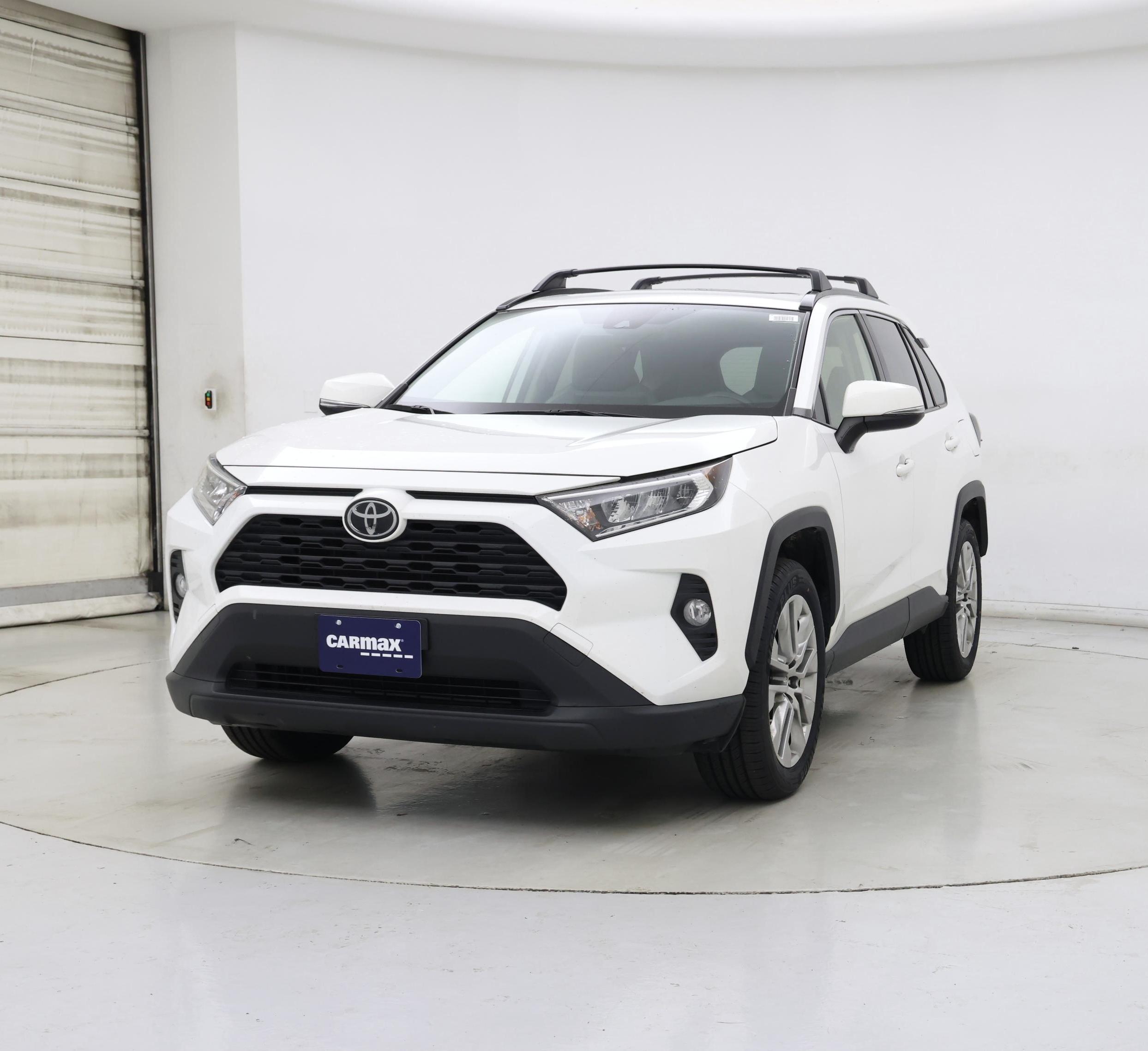 Thumbnail: 2019 Toyota RAV4 - 4