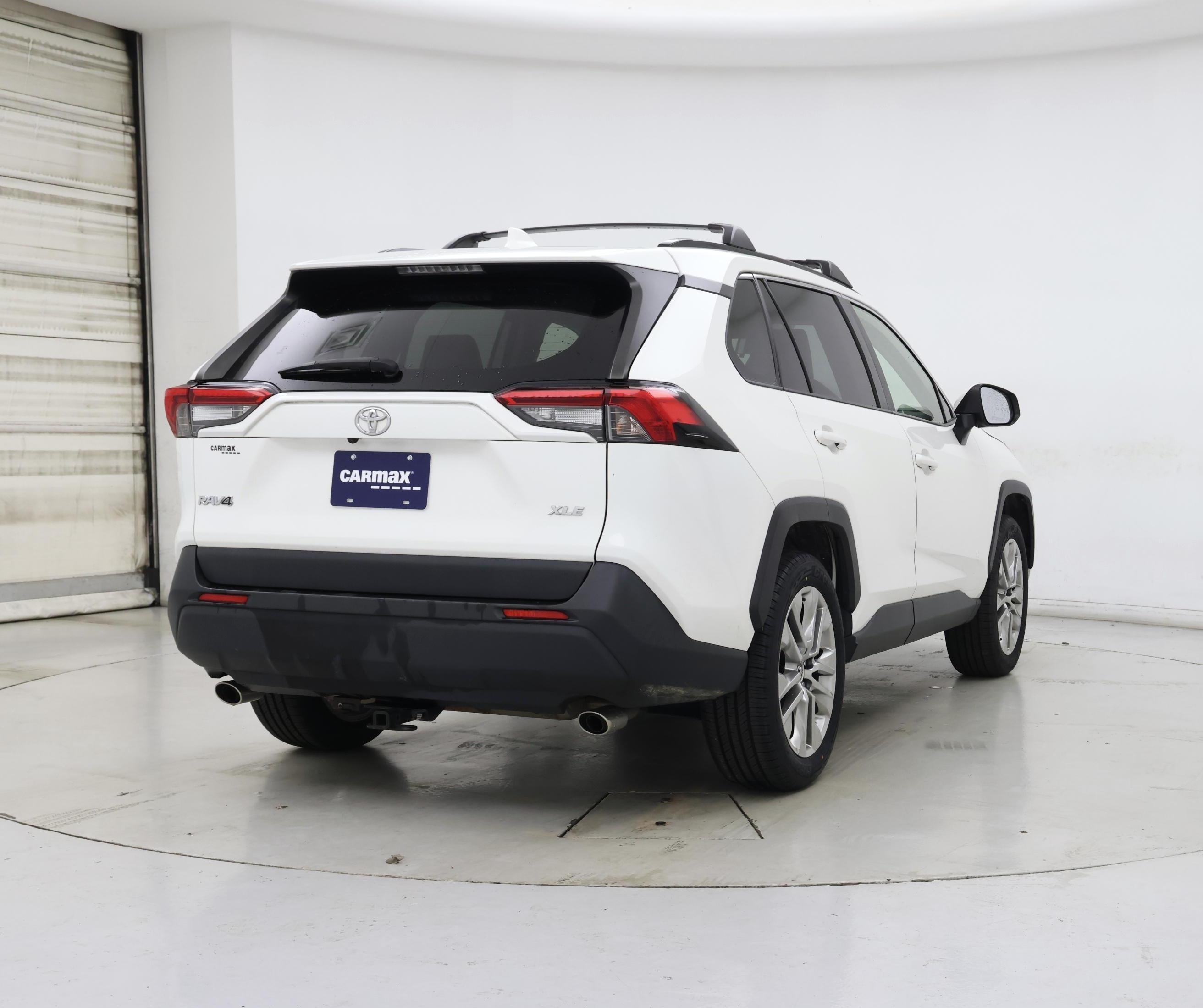 Thumbnail: 2019 Toyota RAV4 - 8