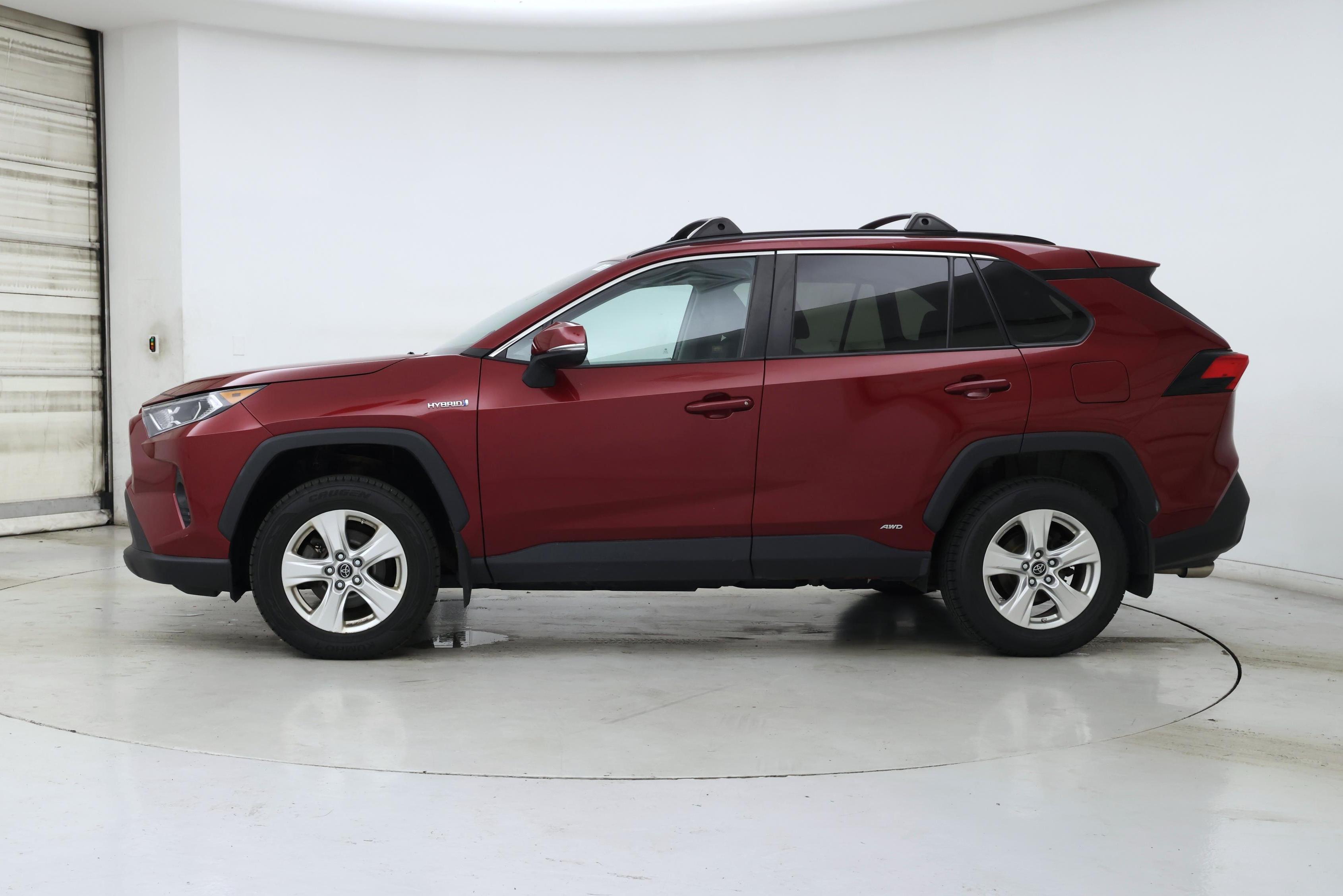 Thumbnail: 2019 Toyota RAV4 - 3