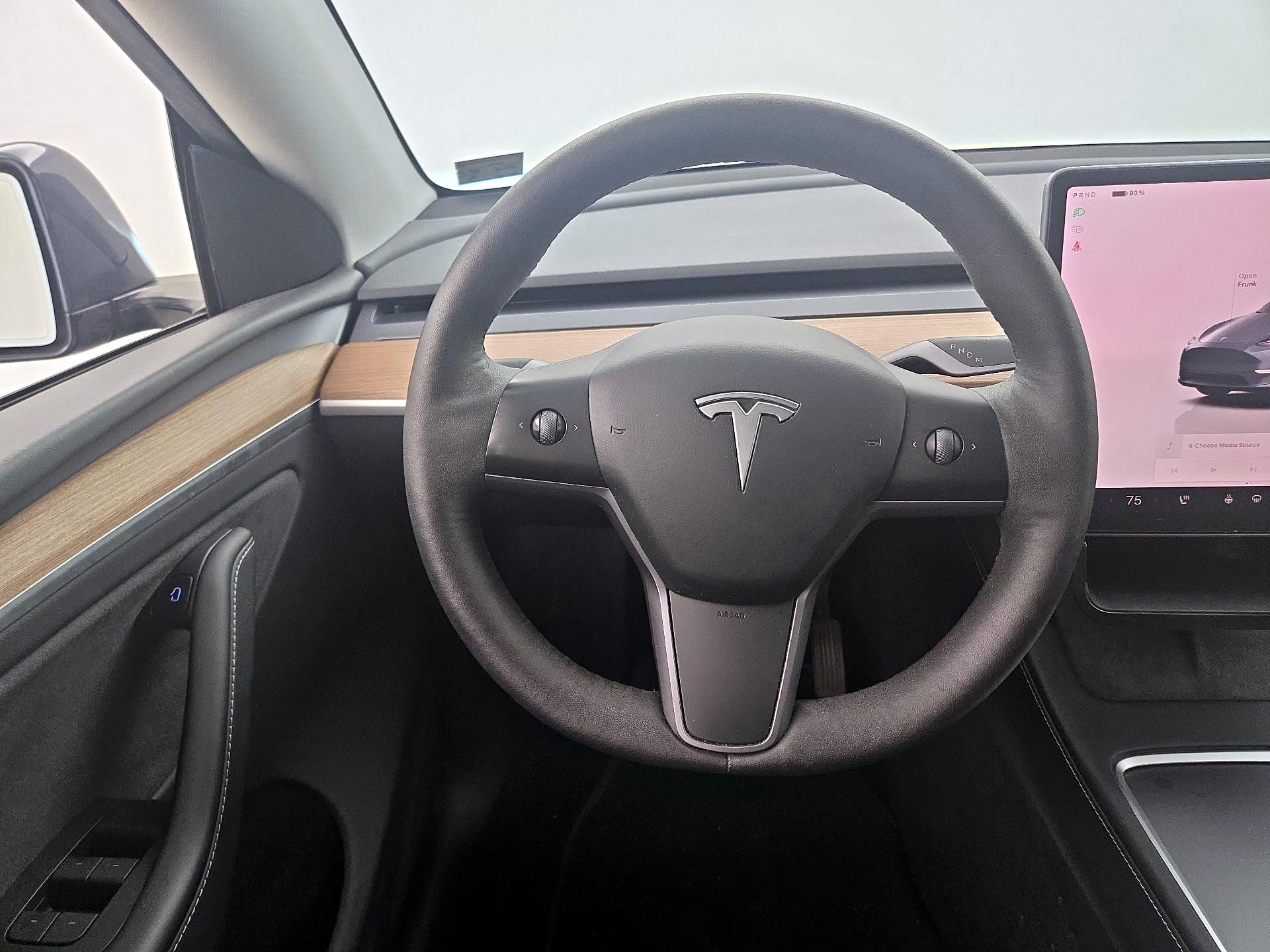 Thumbnail: 2023 Tesla Model Y - 10