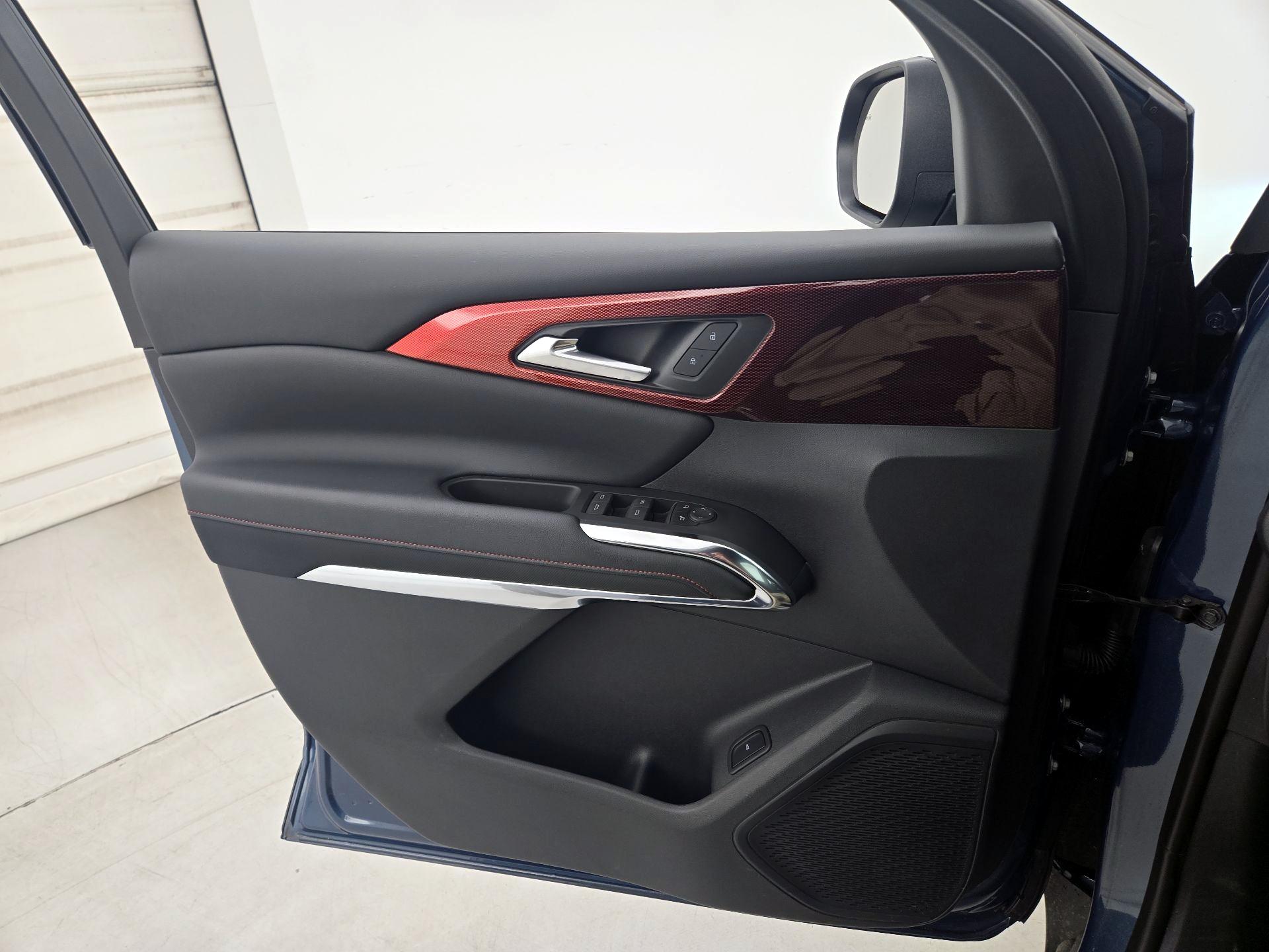 Thumbnail: 2025 Chevrolet Traverse - 12