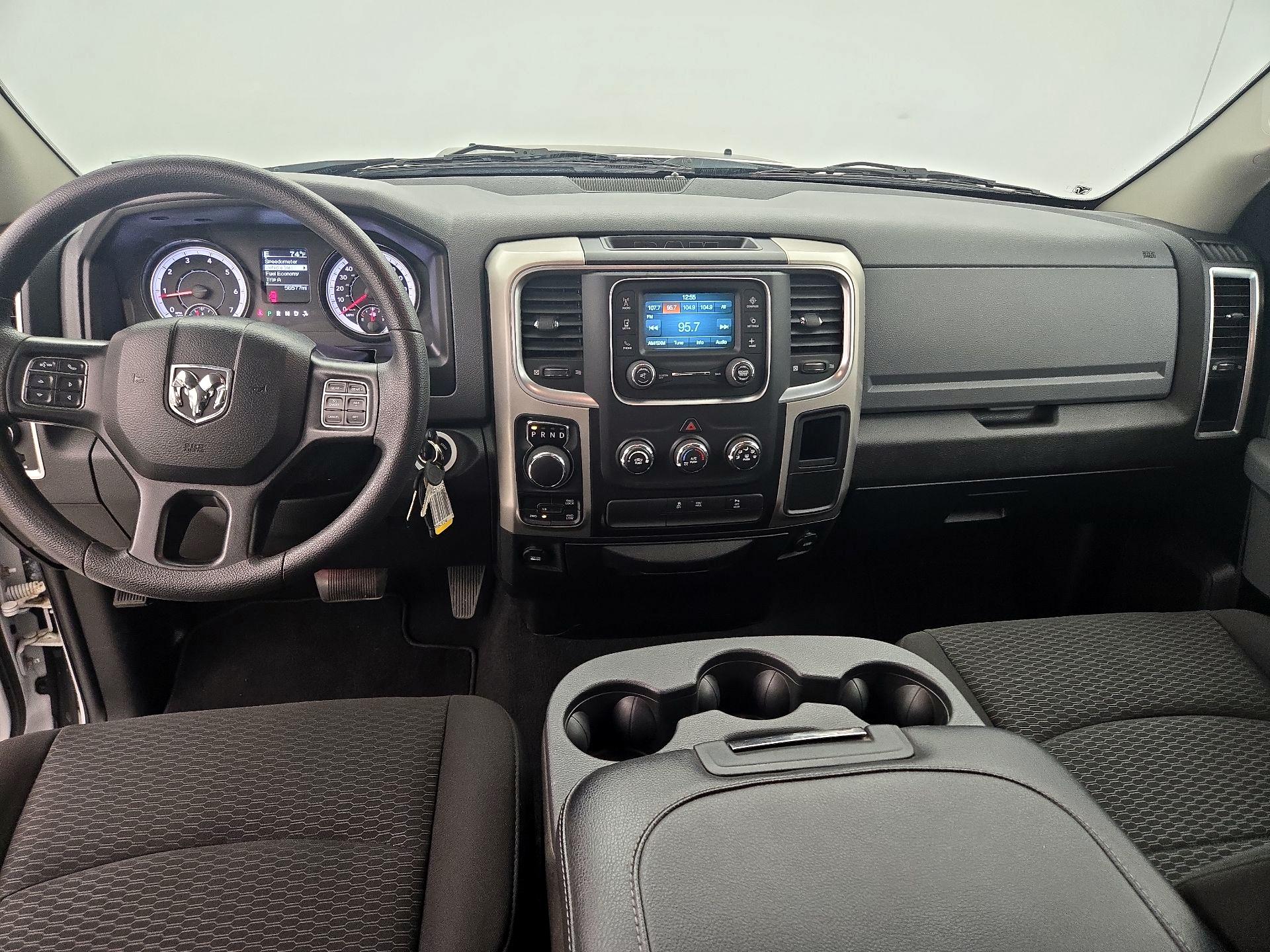 Thumbnail: 2020 RAM 1500 Classic - 11
