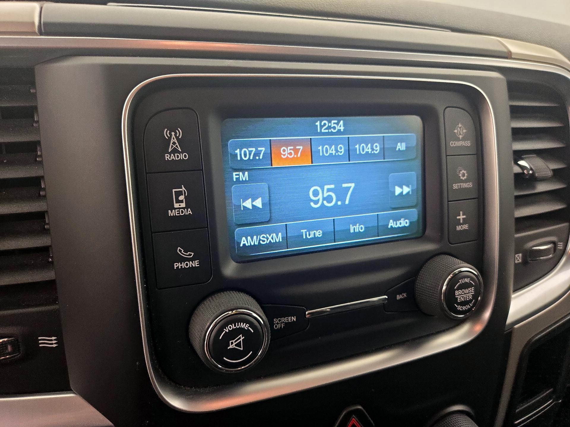 Thumbnail: 2020 RAM 1500 Classic - 15