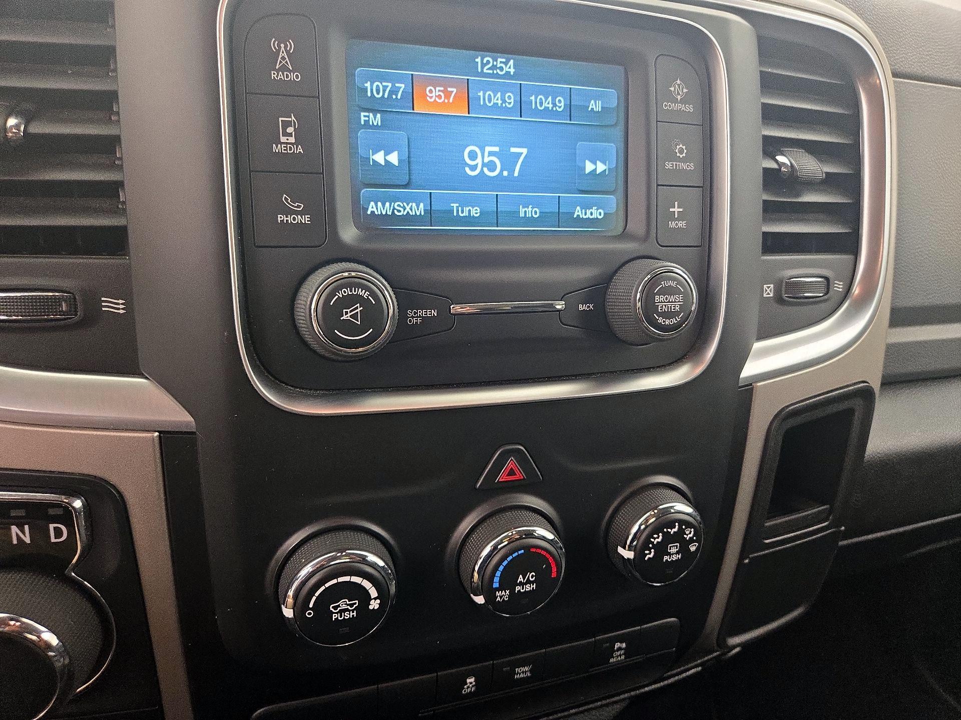 Thumbnail: 2020 RAM 1500 Classic - 16