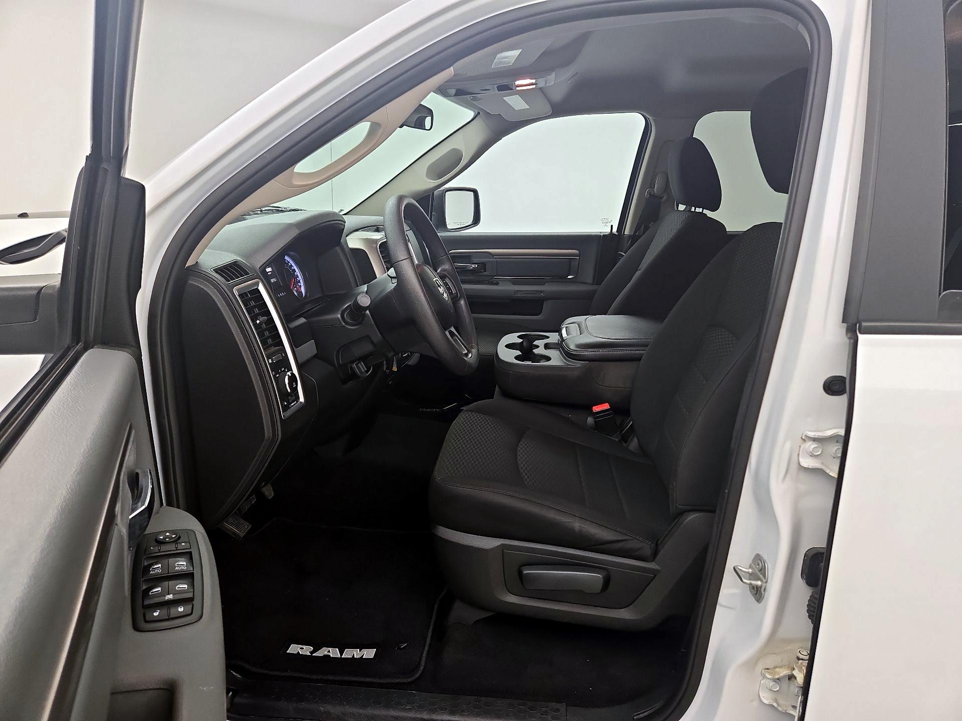 Thumbnail: 2020 RAM 1500 Classic - 18