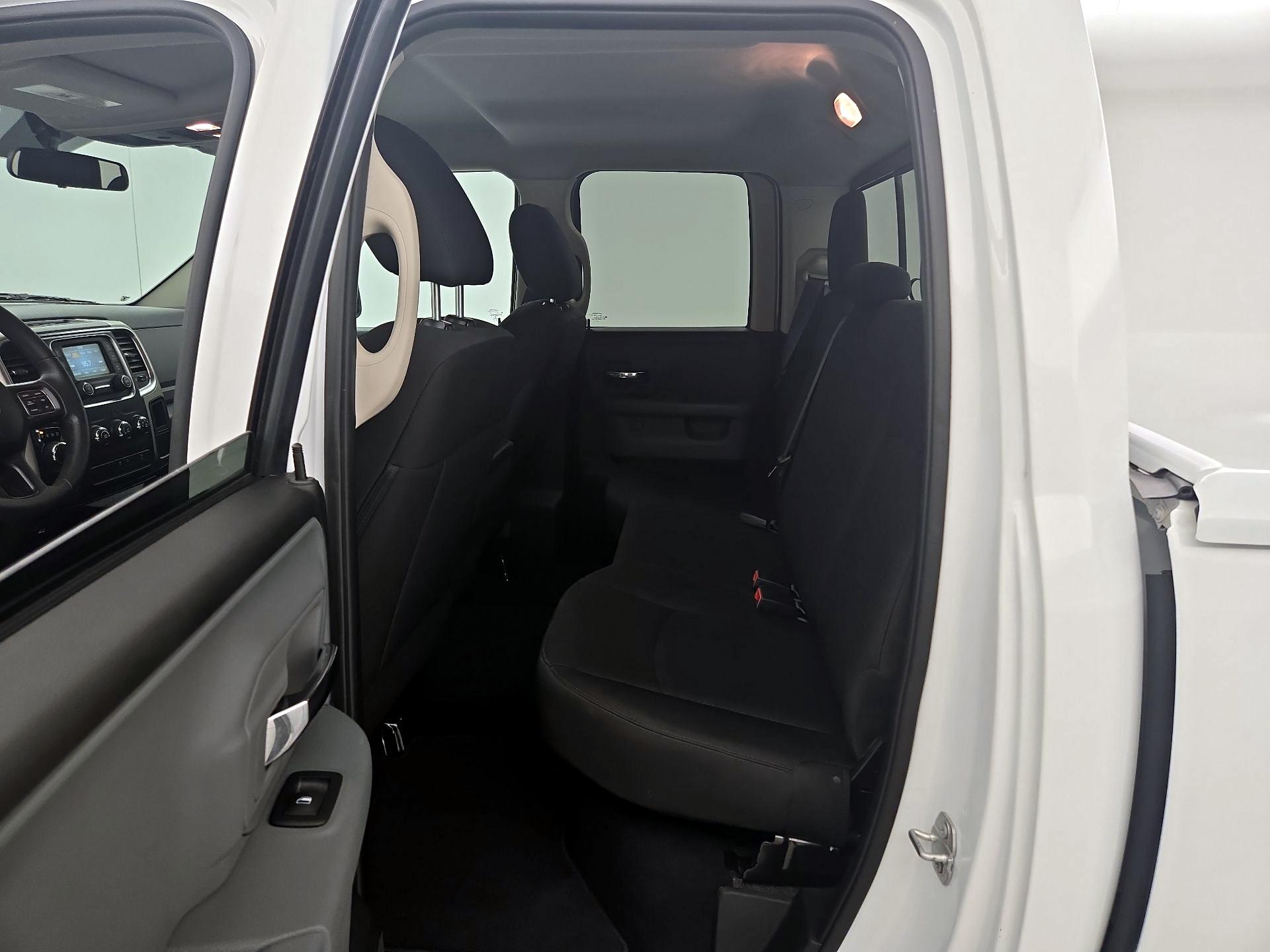 Thumbnail: 2020 RAM 1500 Classic - 19