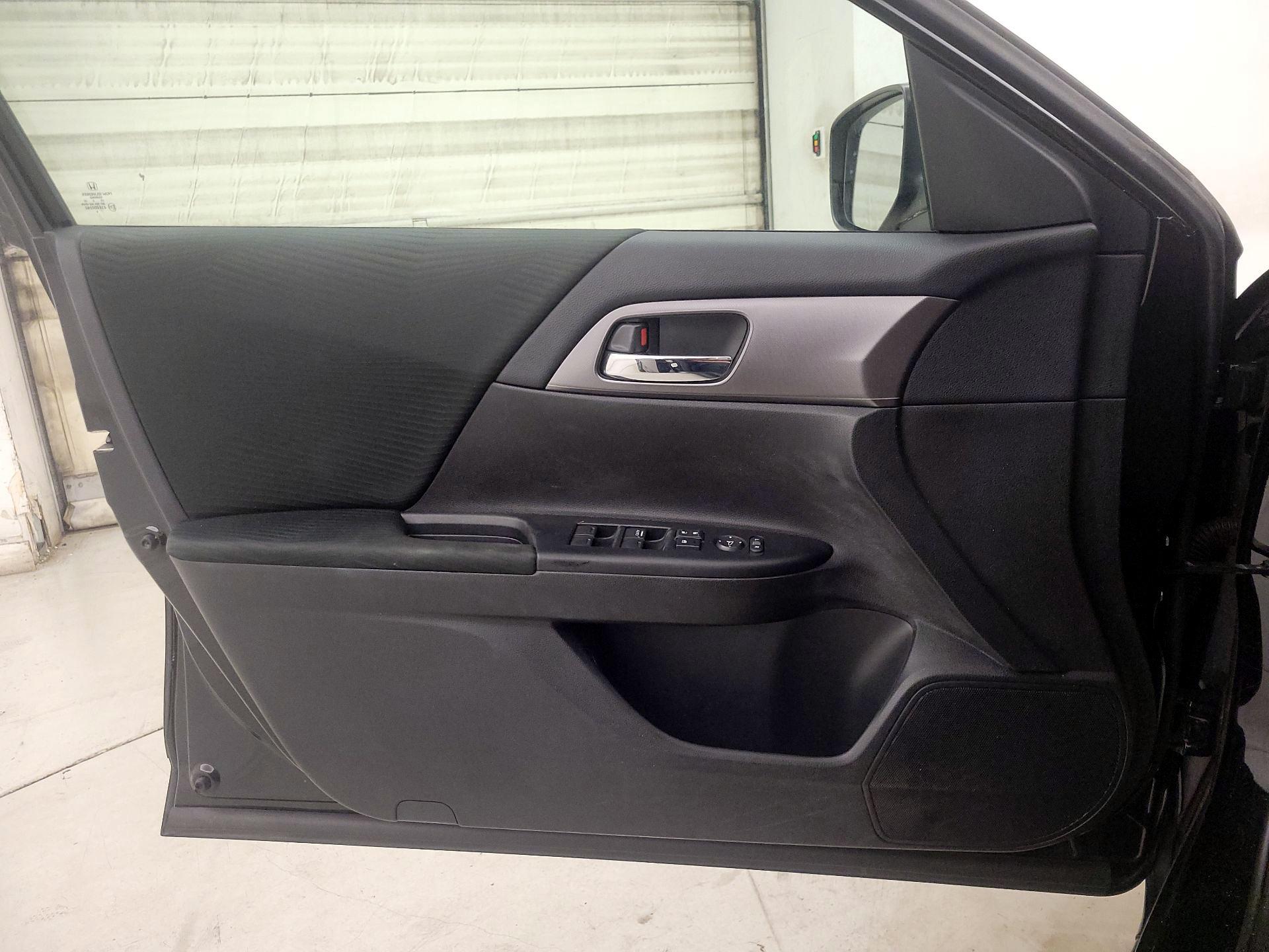 Thumbnail: 2015 Honda Accord - 12